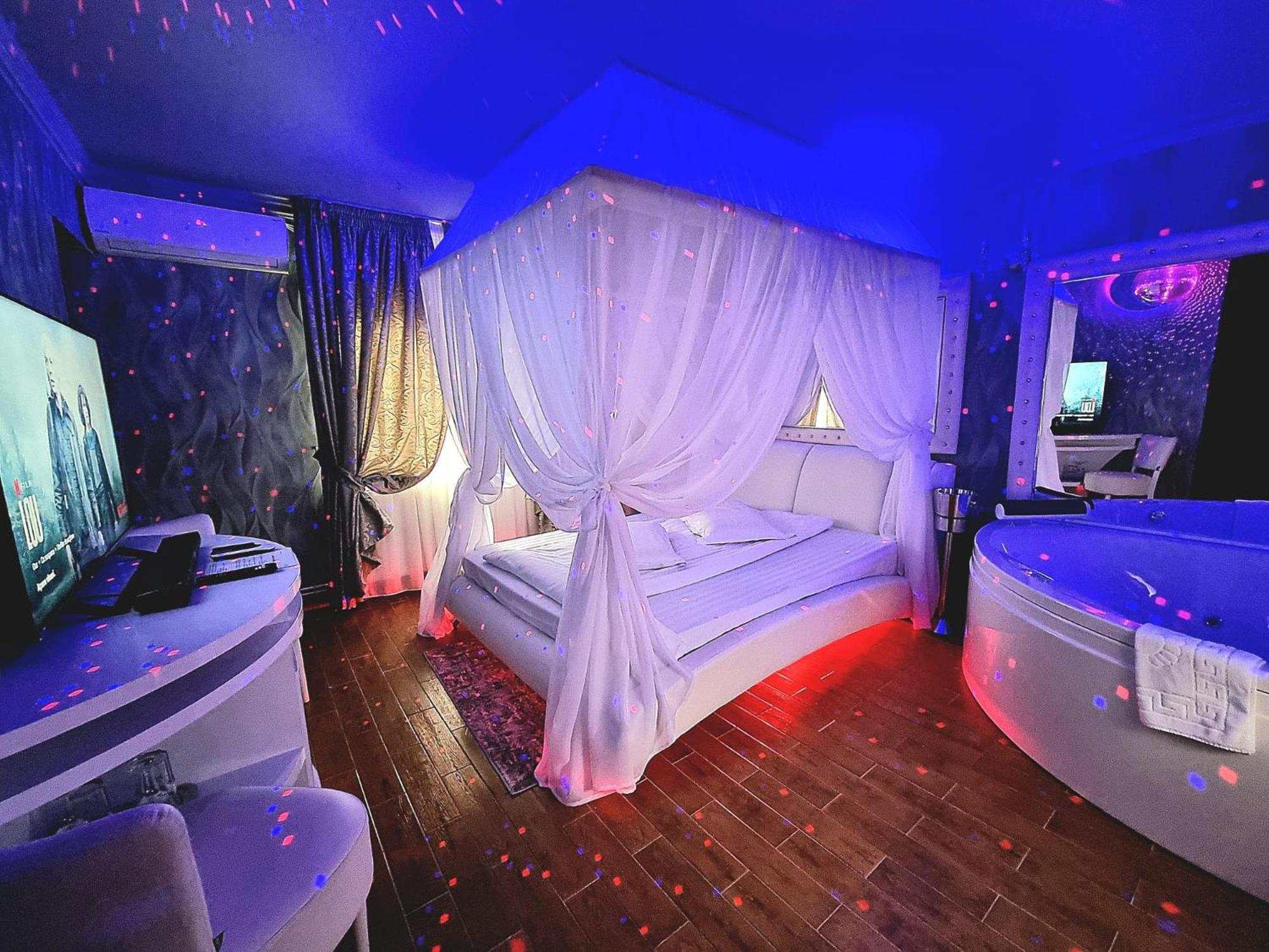 Room 11