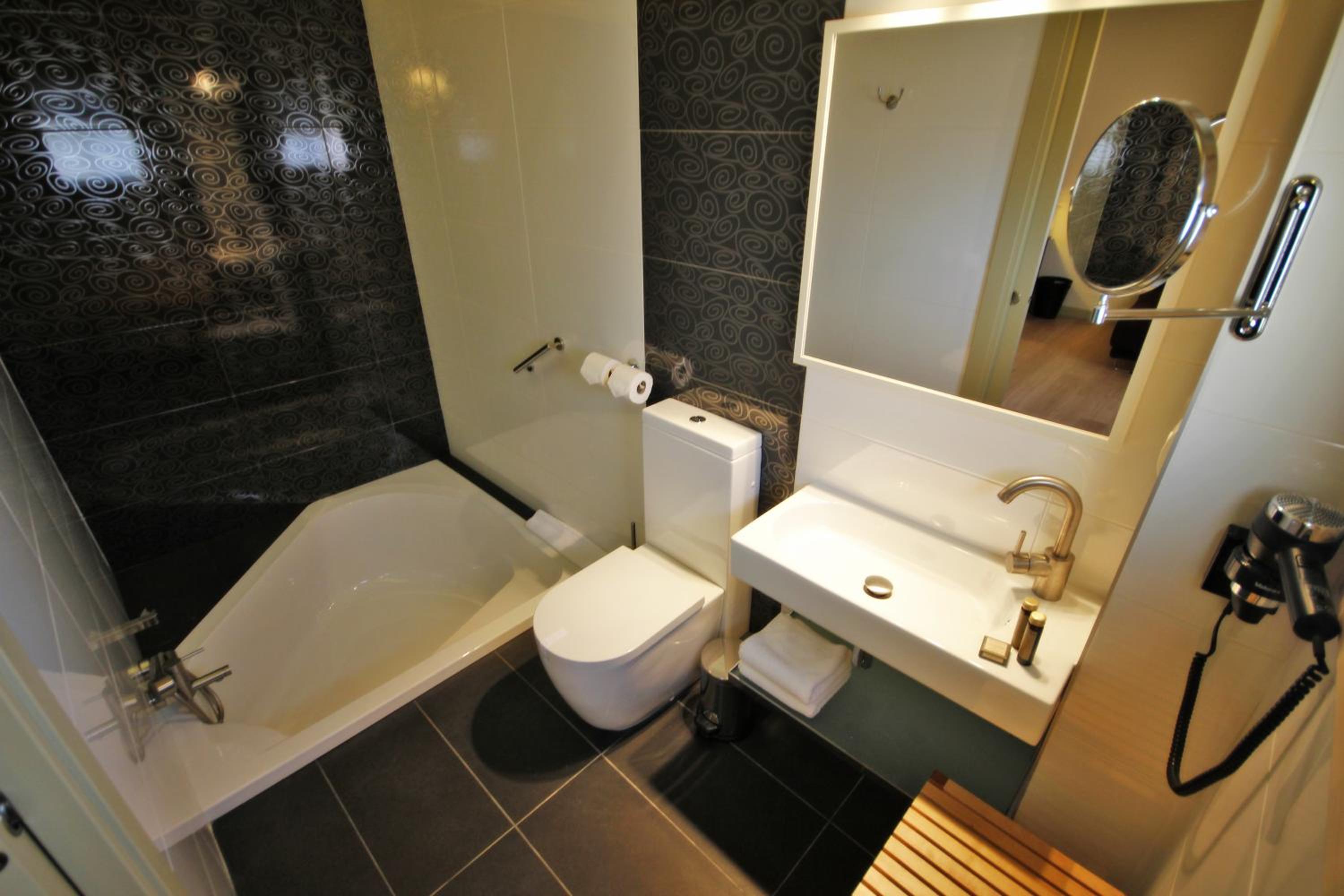 Superior Double or Twin Room with Garden View photo 2