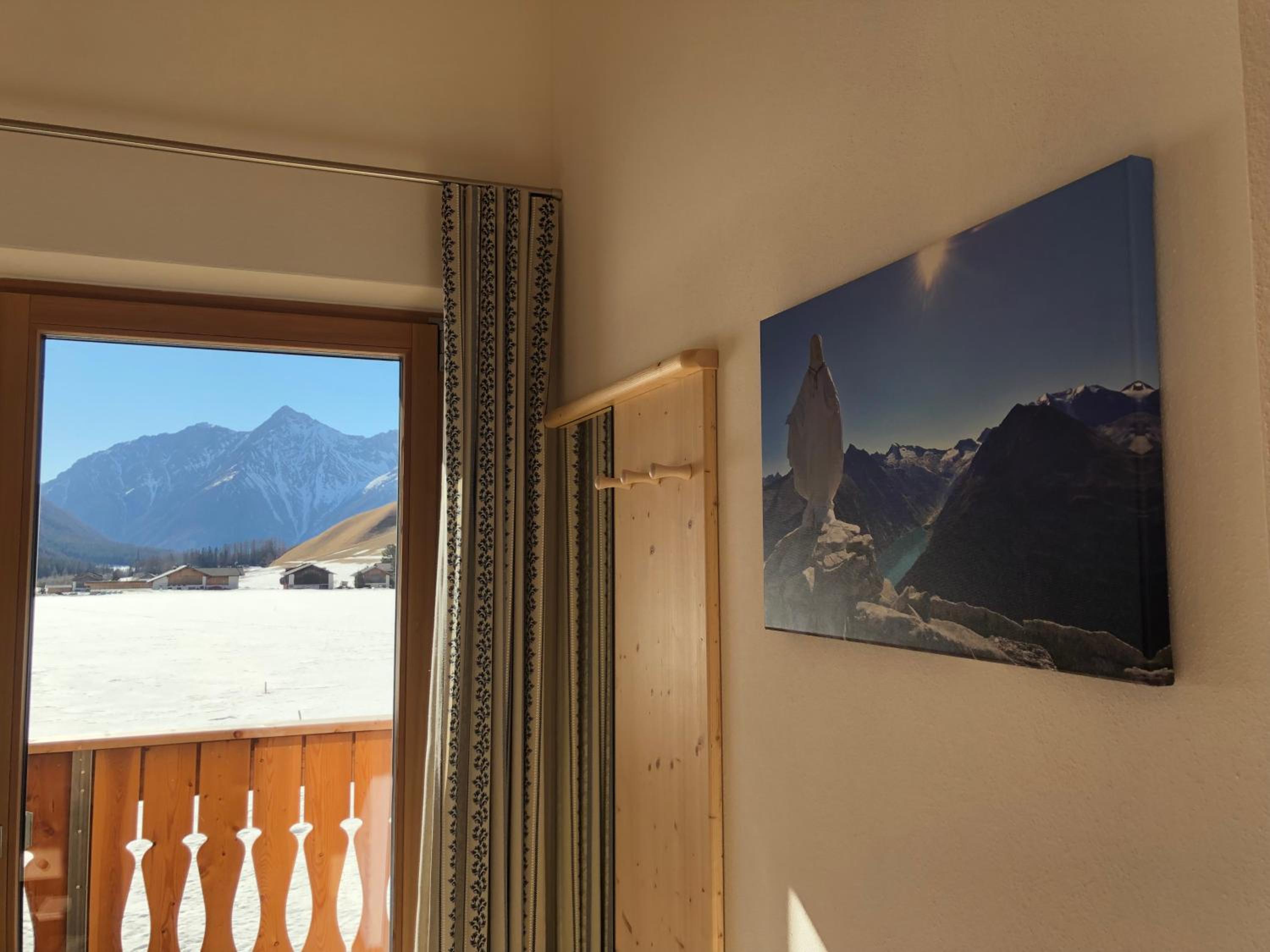 Apartment photo 2
