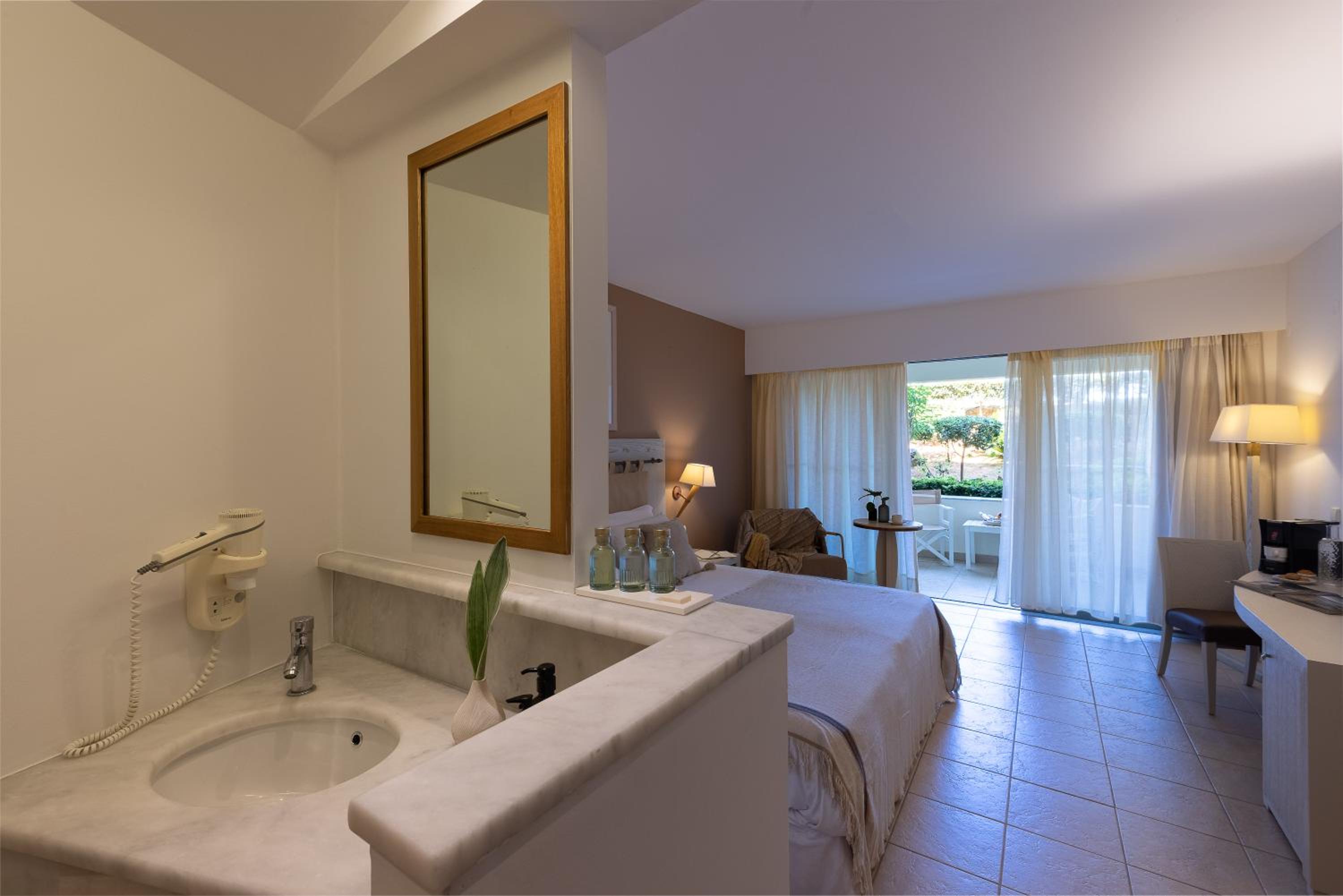 Economy Double or Twin Room - Photo 8