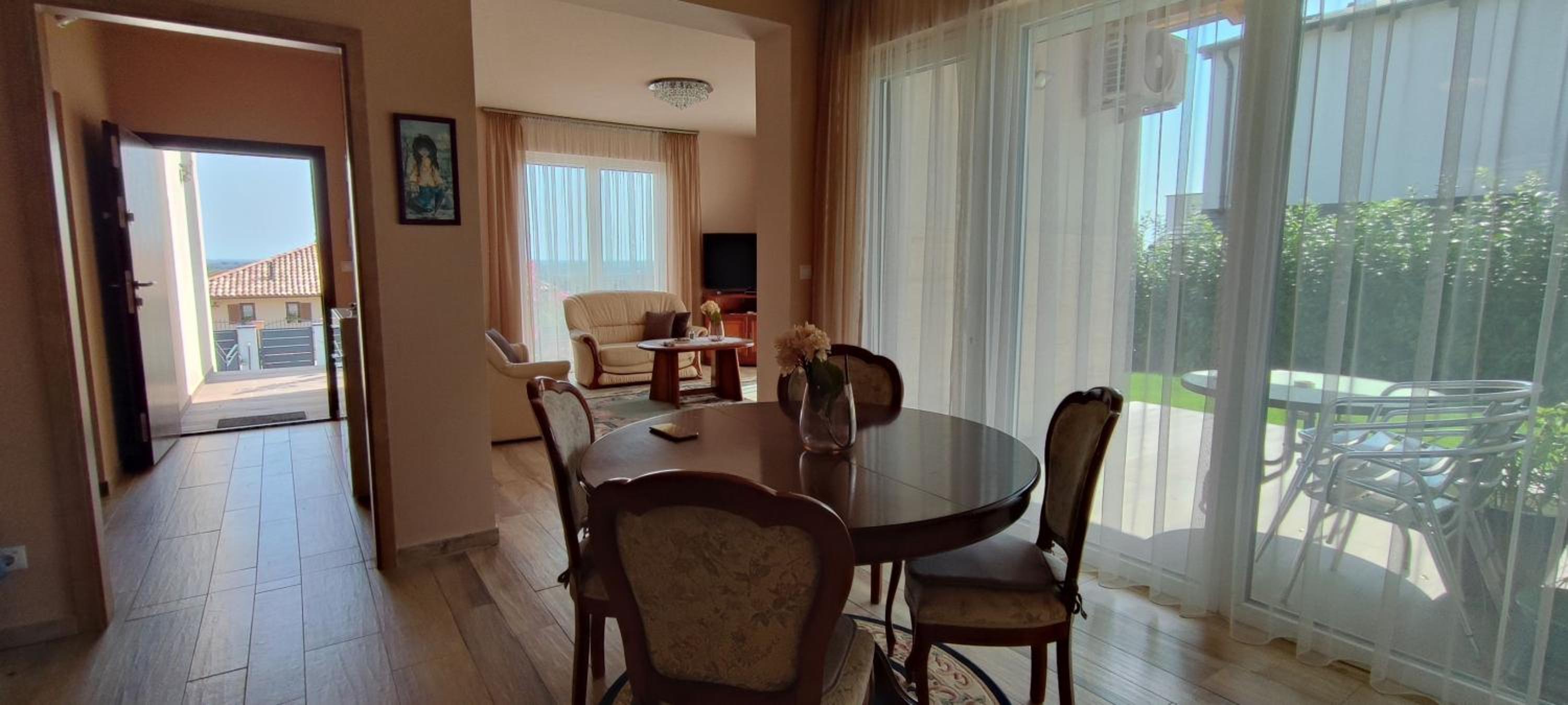 Three-Bedroom Villa photo 2