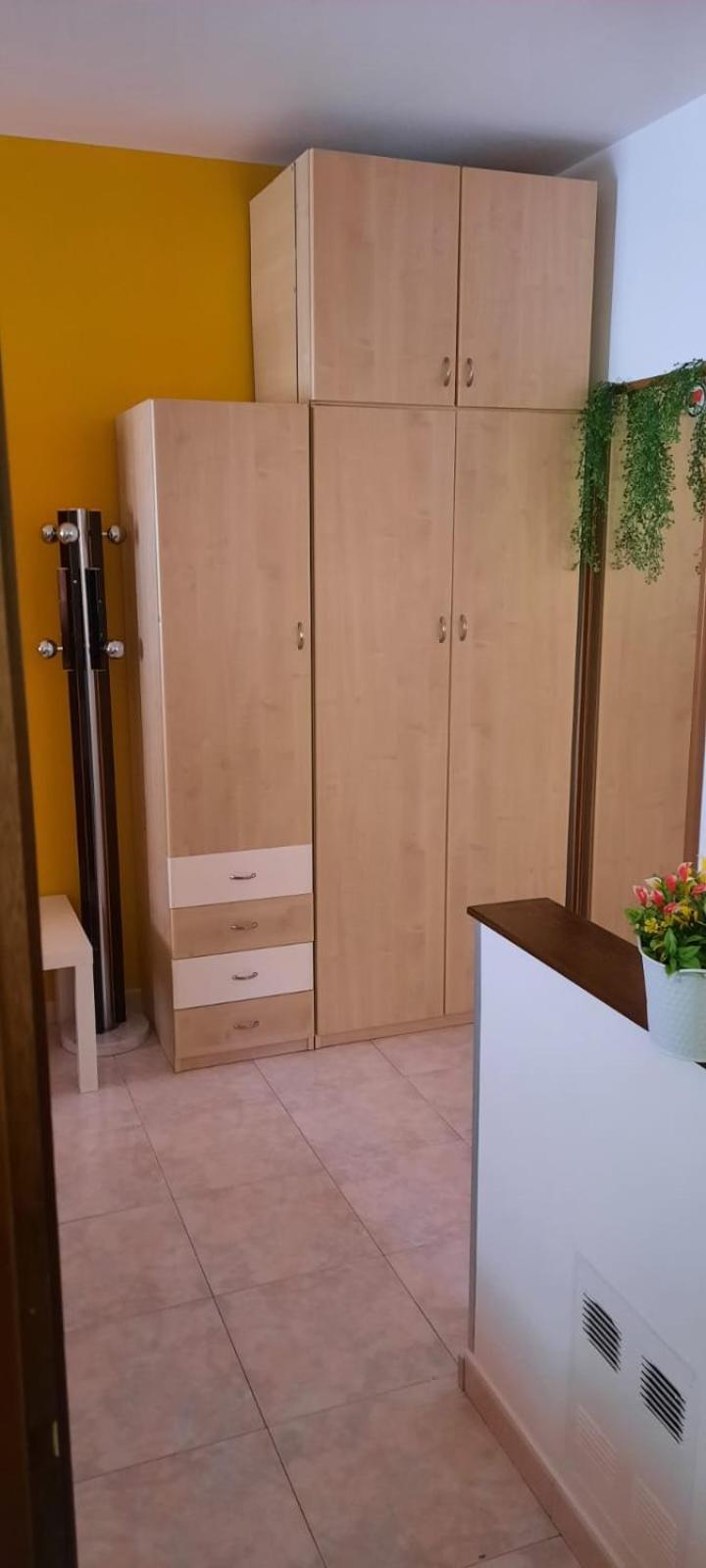 One-Bedroom House photo 1