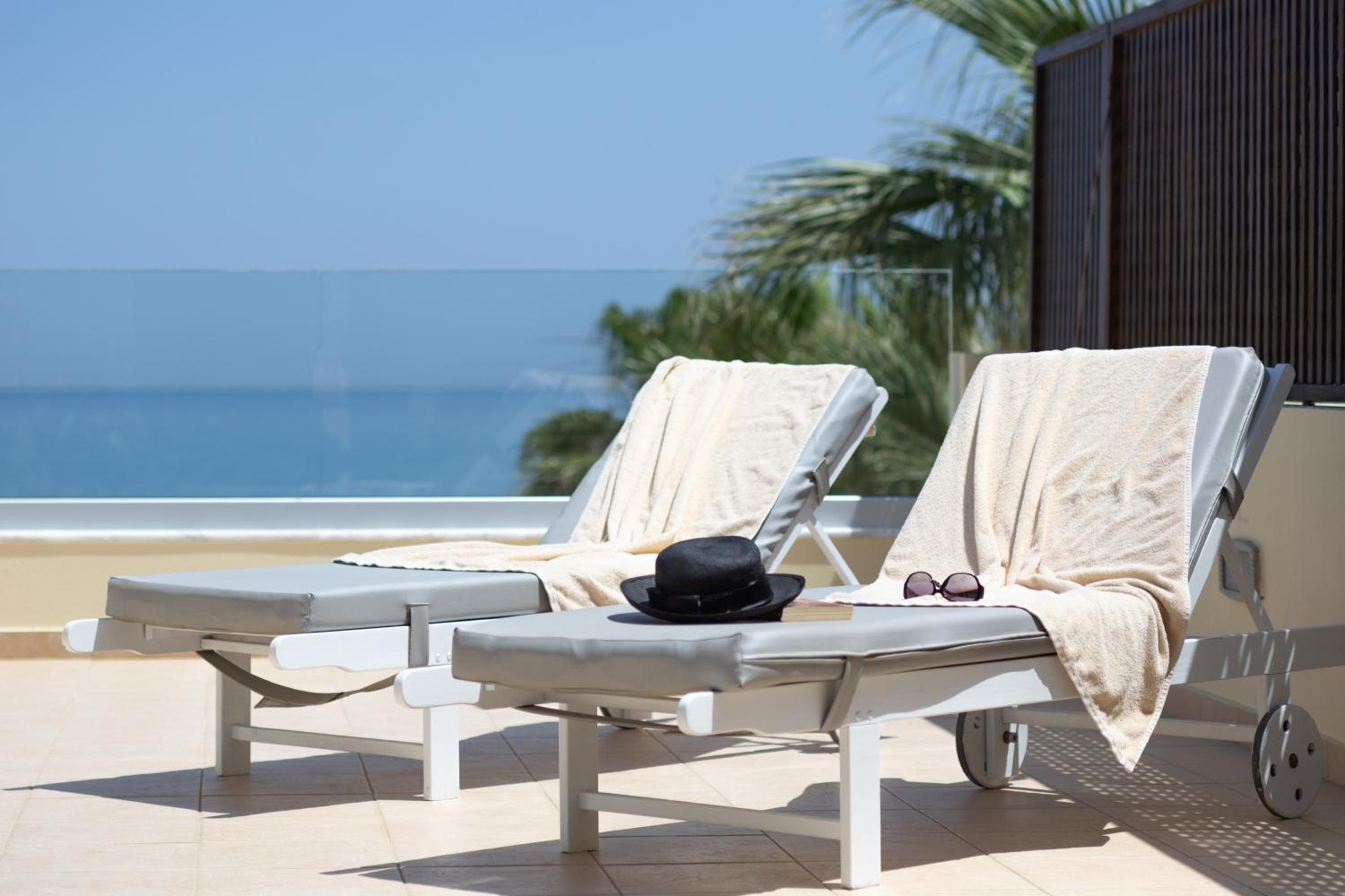Junior Suite with Sea View - Photo 3
