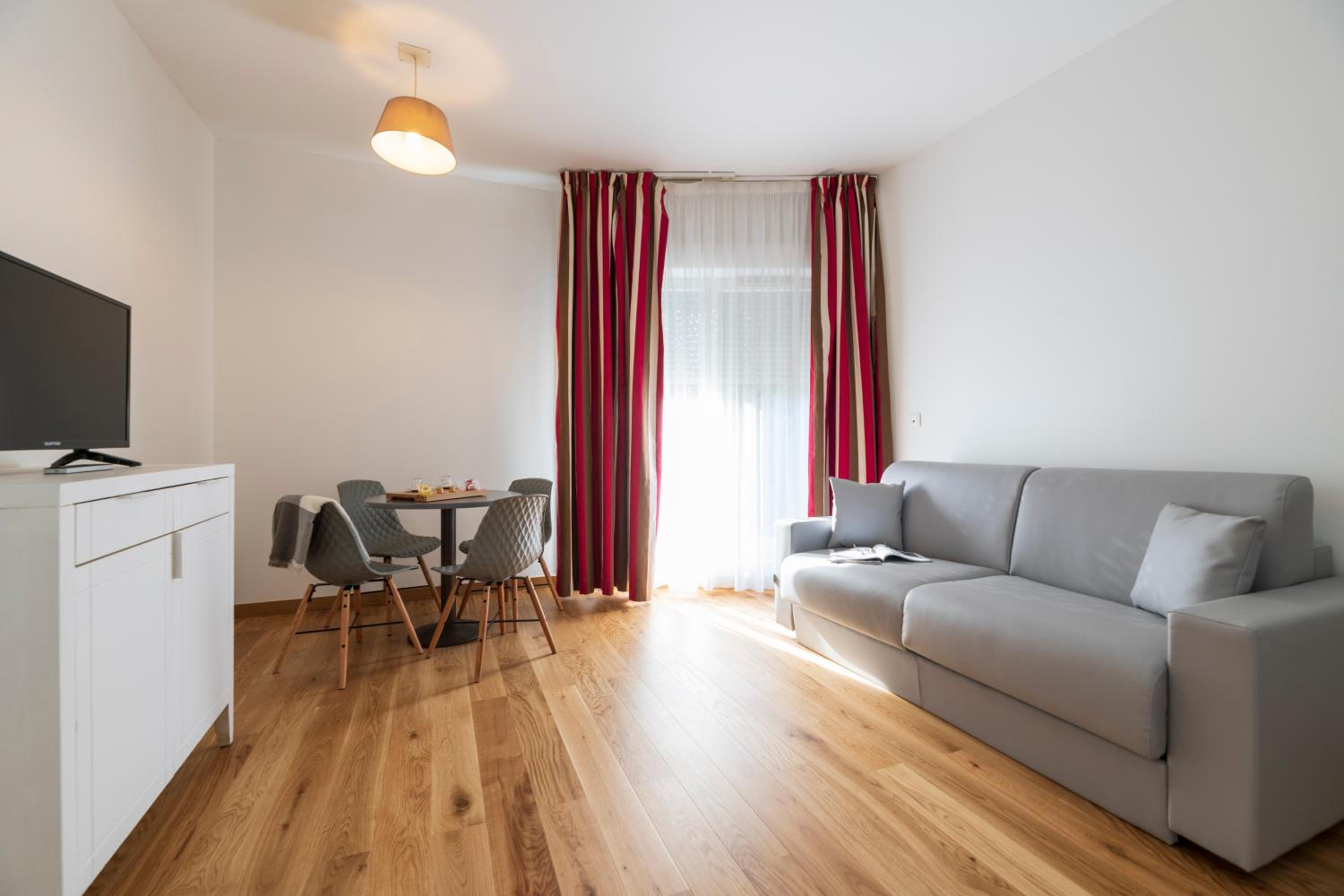 One-Bedroom Apartment (4 Adults) - Photo 8
