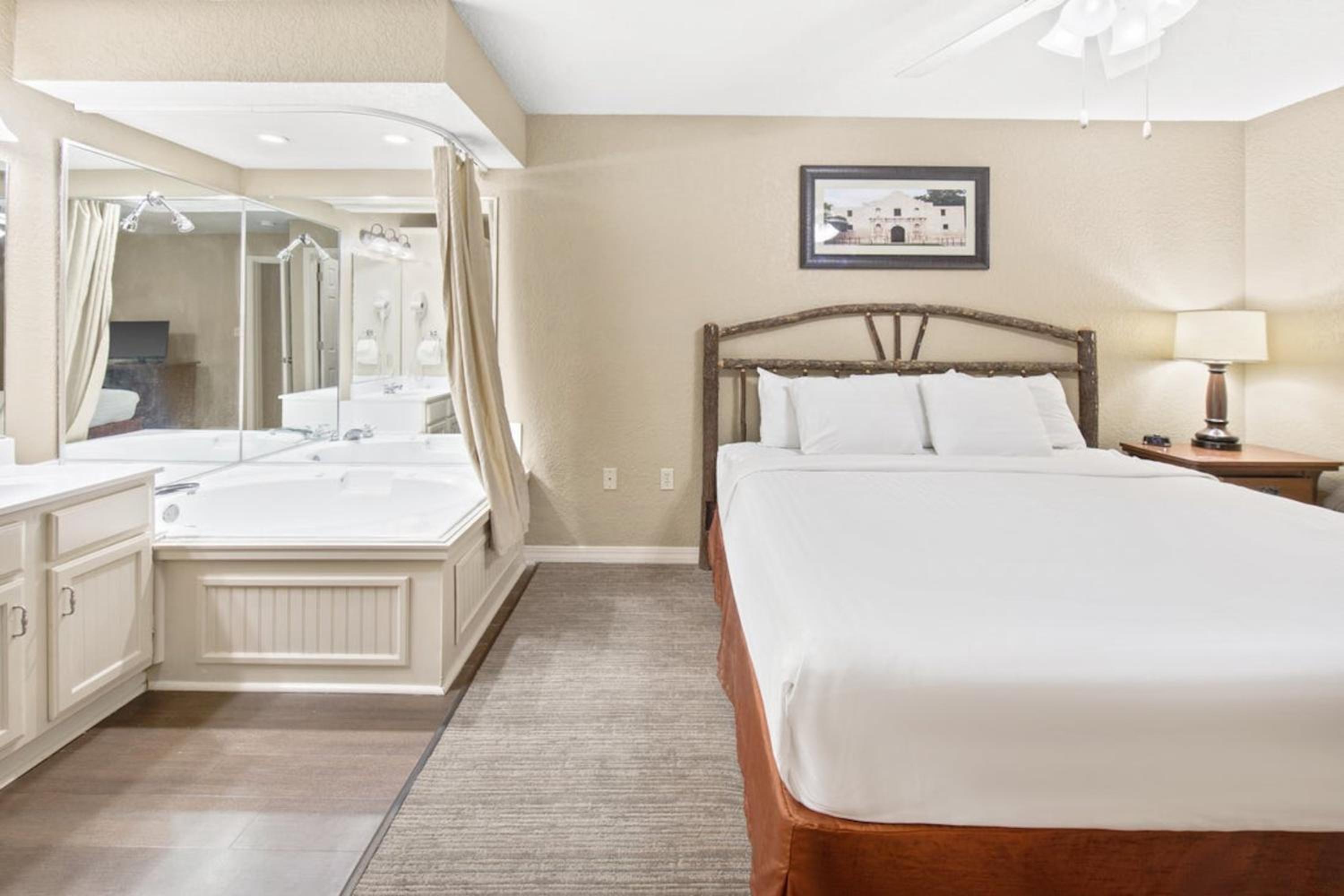 Two-Bedroom Villa Lodge With One King Bed And One Queen Bed