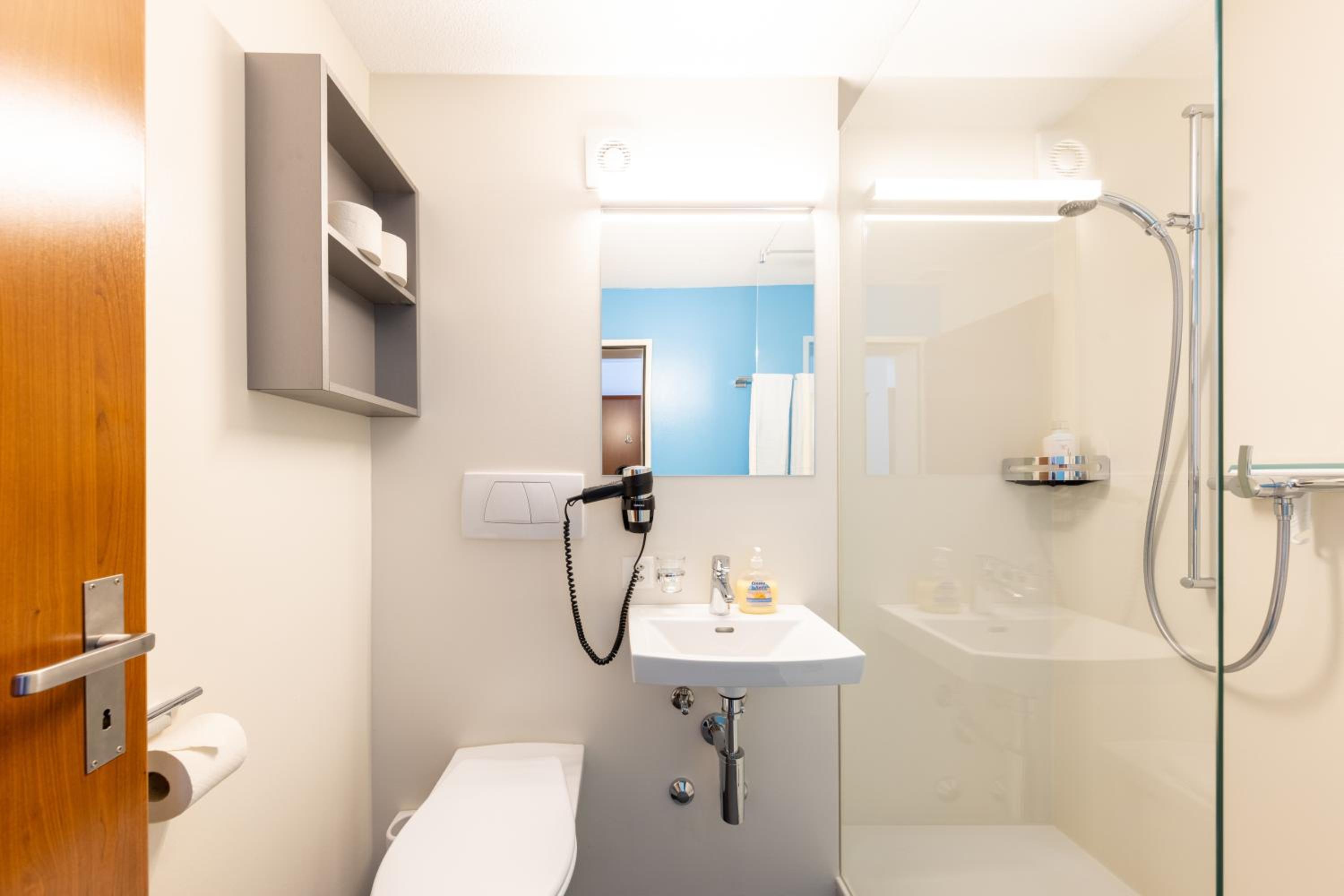 Studio Apartment photo 2