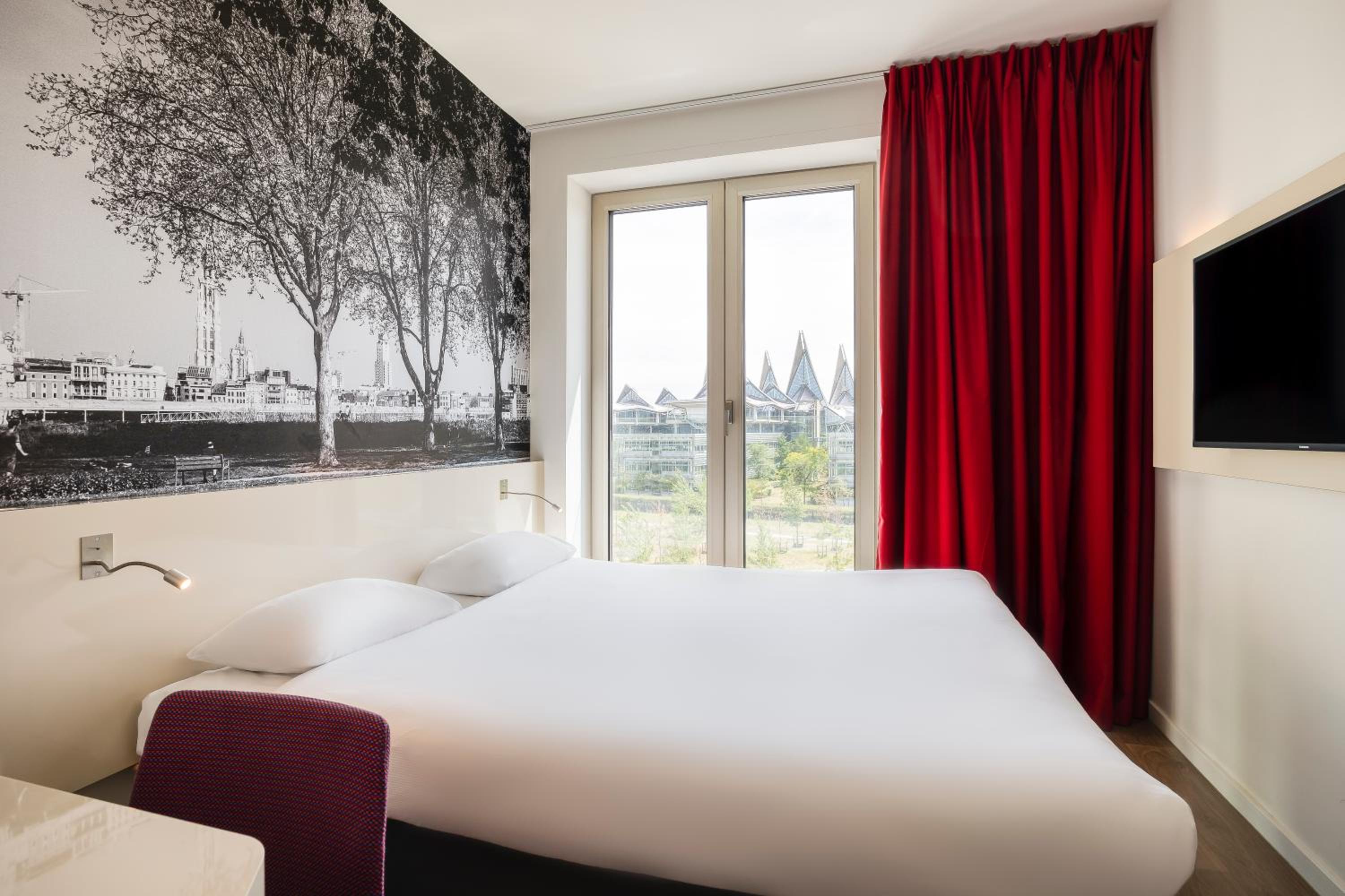 Standard Double Room - Photo 2