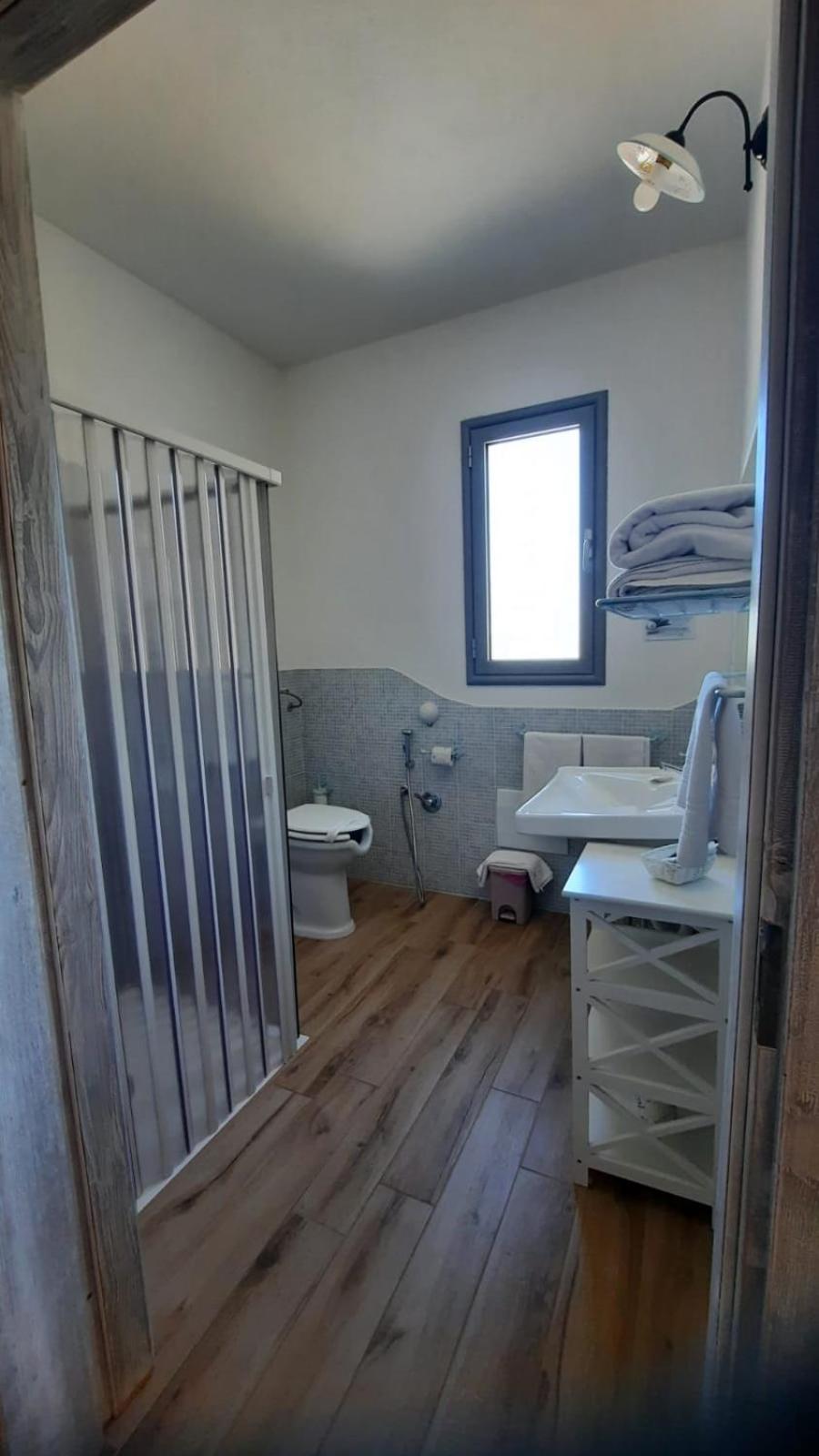 Double Room with Balcony - Photo 3