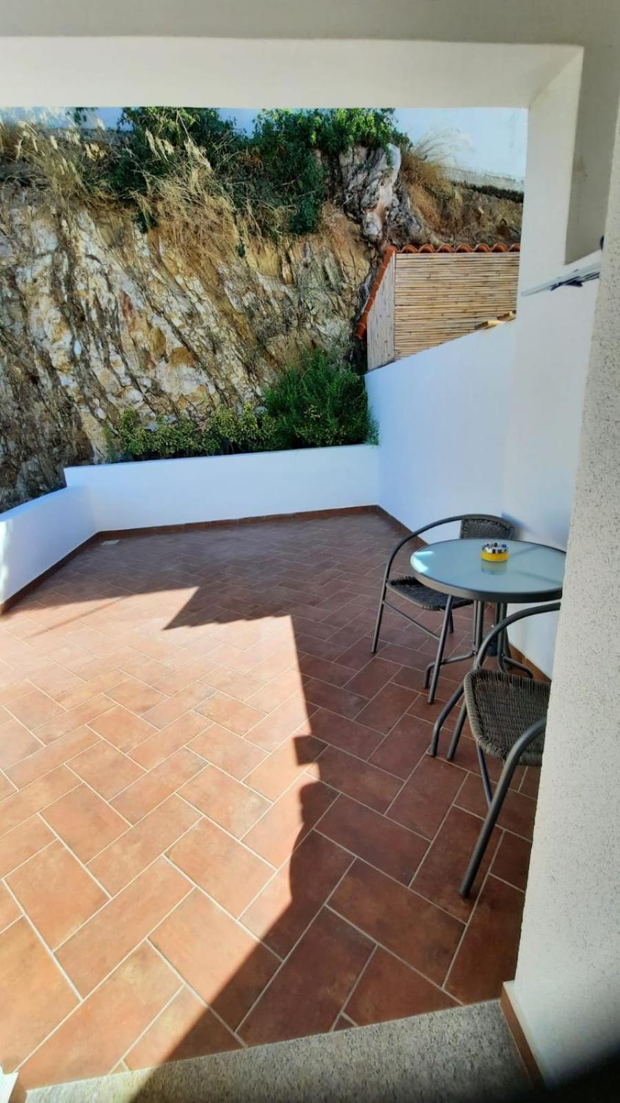 Double Room with Balcony - Photo 9