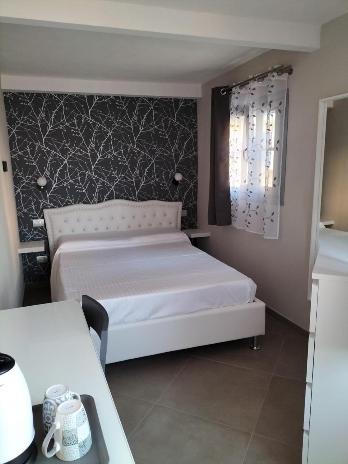 Small Double Room photo 1