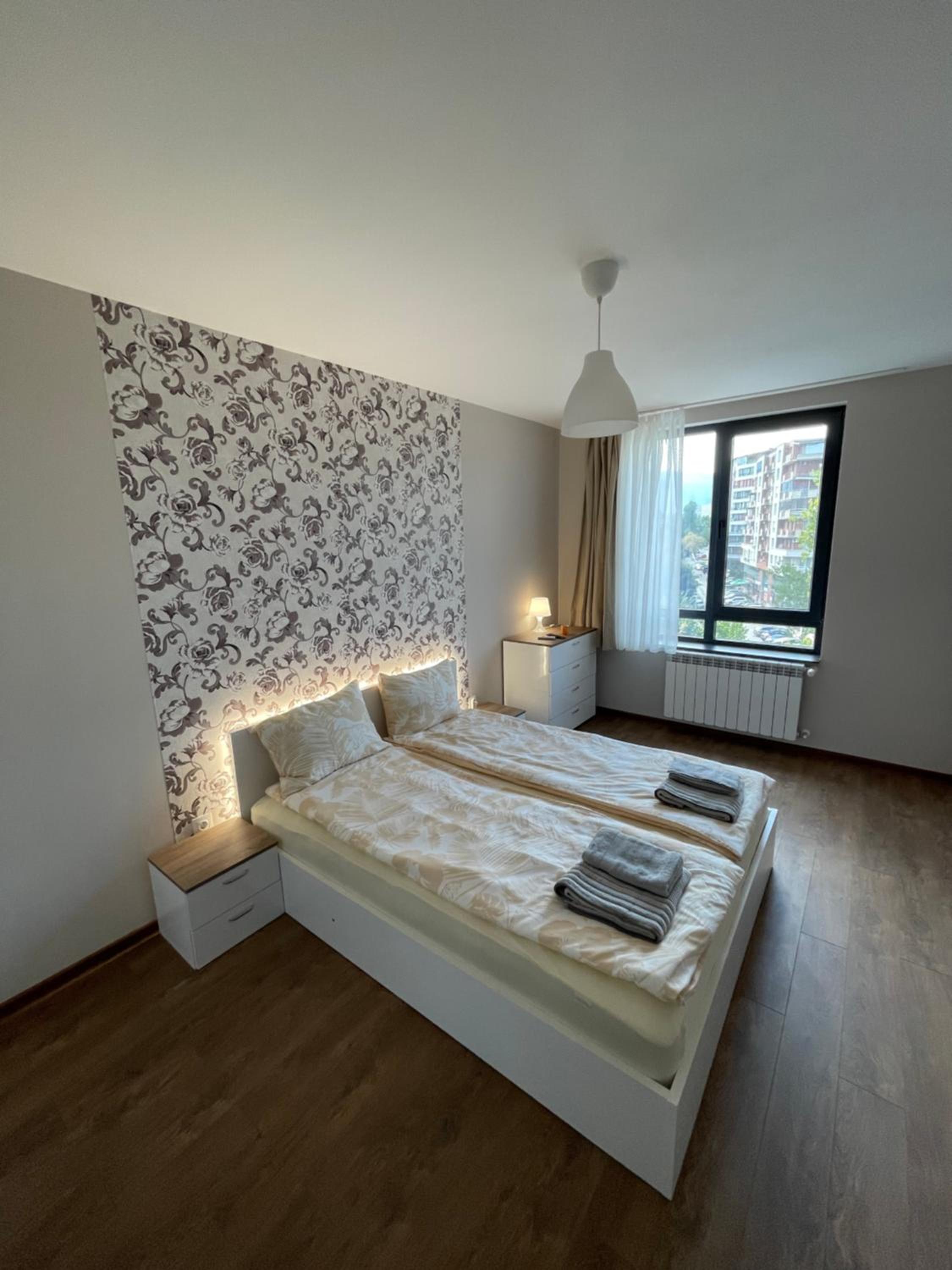 One-Bedroom Apartment - Photo 3