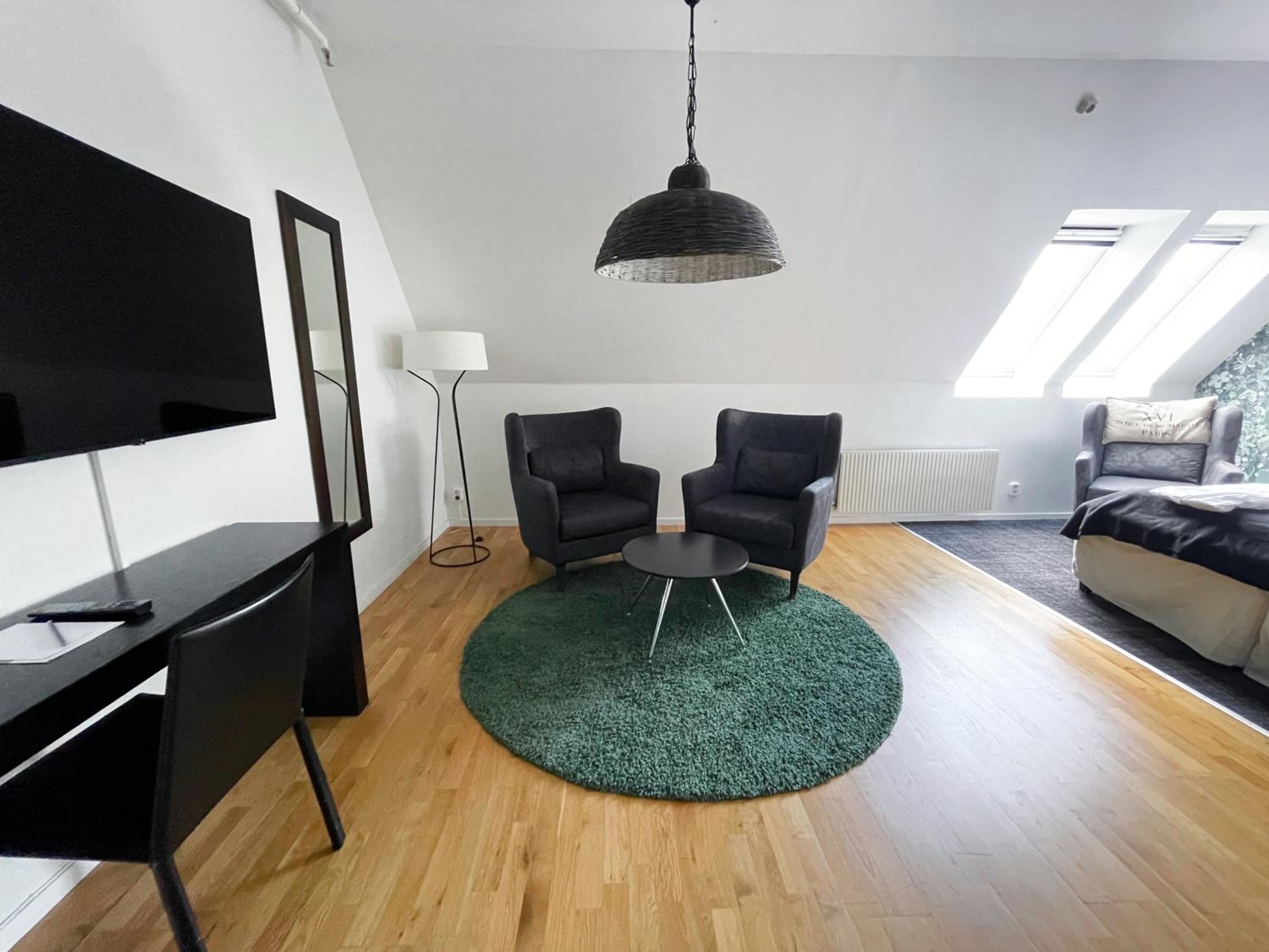 Family King Room with Sofa Bed - Photo 3