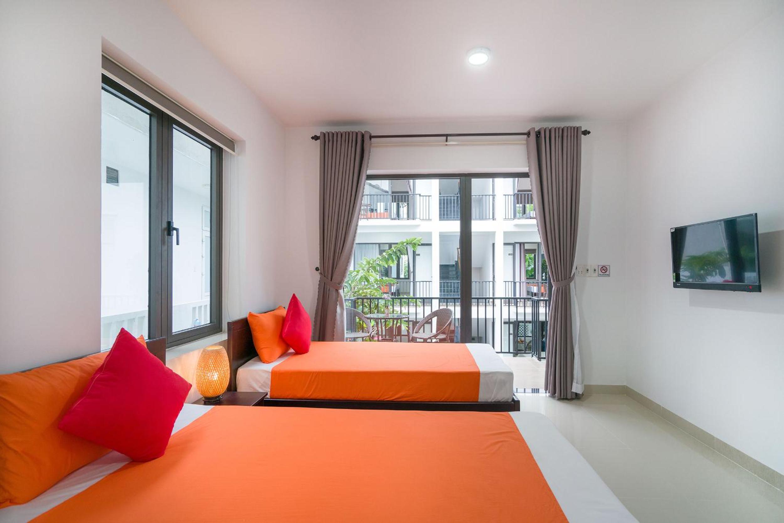 Twin Room with Pool View