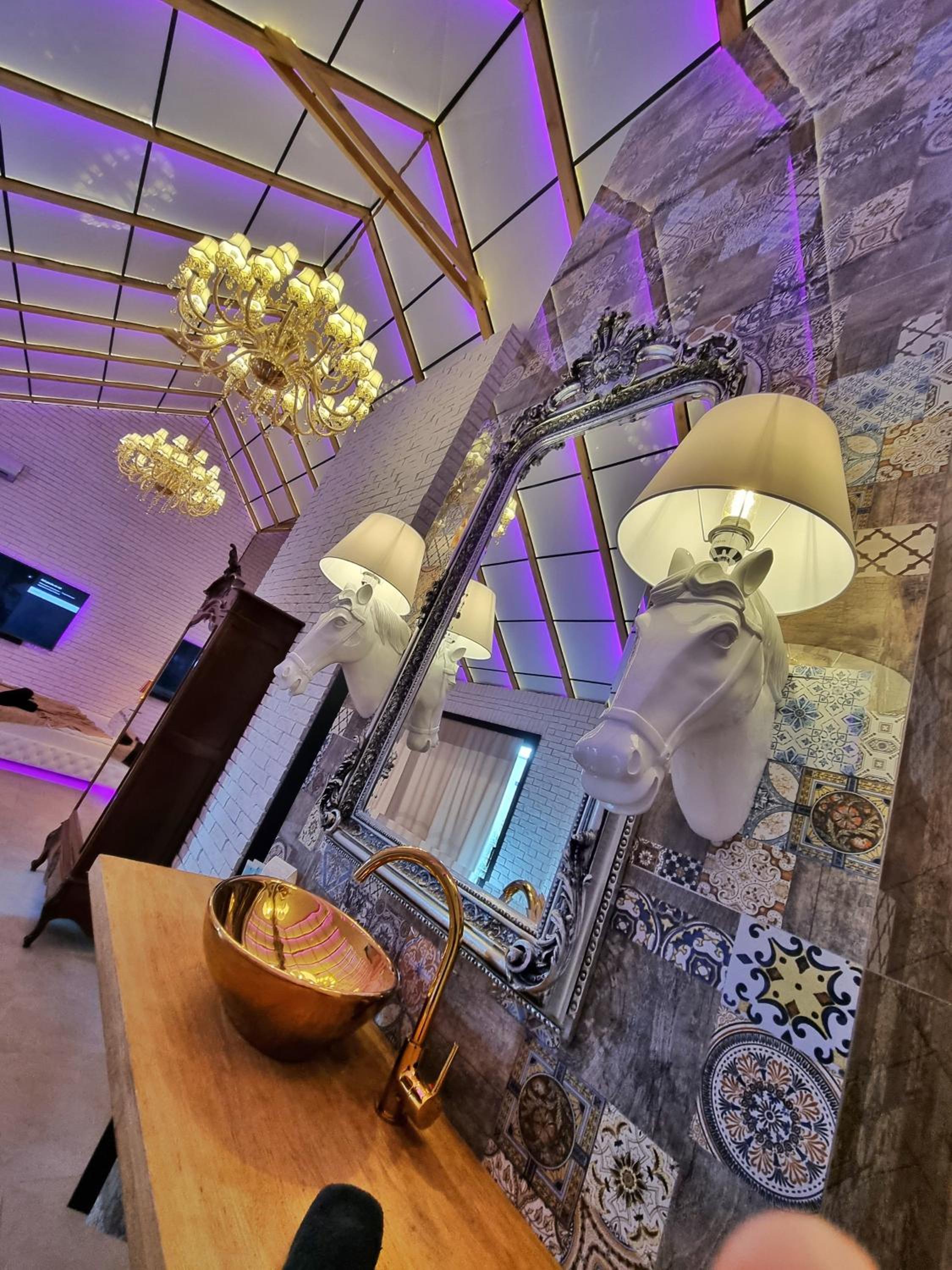Large Apartment with Jacuzzi - Photo 11