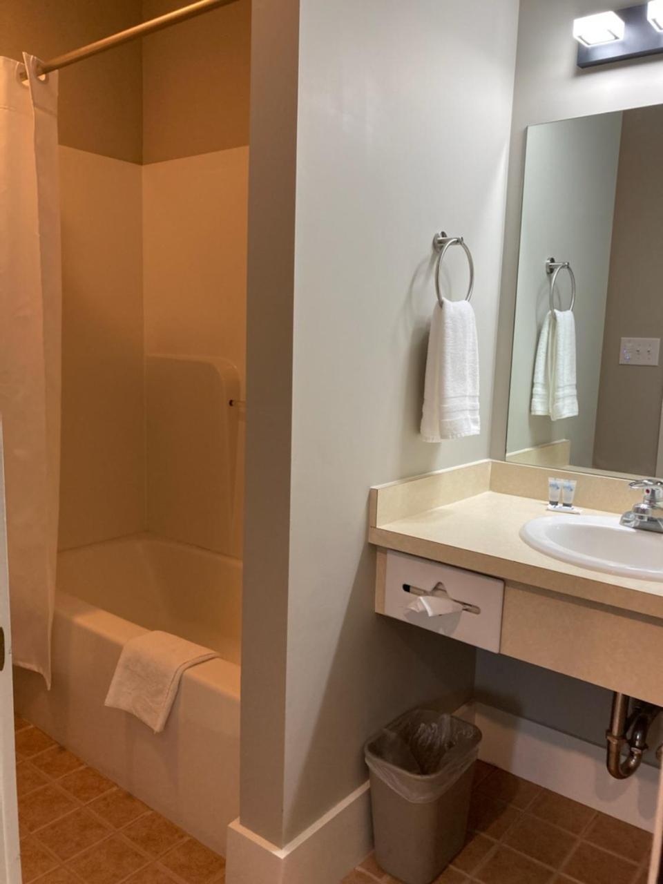Deluxe Queen Room photo 2