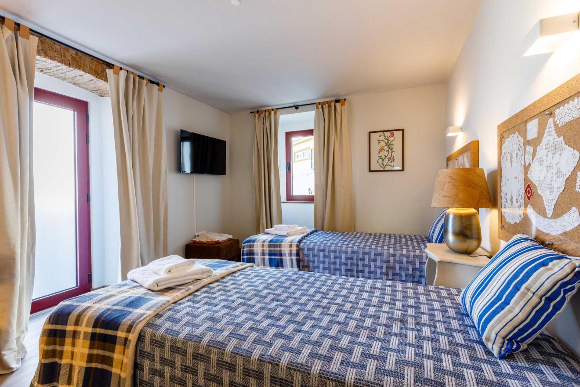 Double or Twin Room with Private Bathroom photo 2