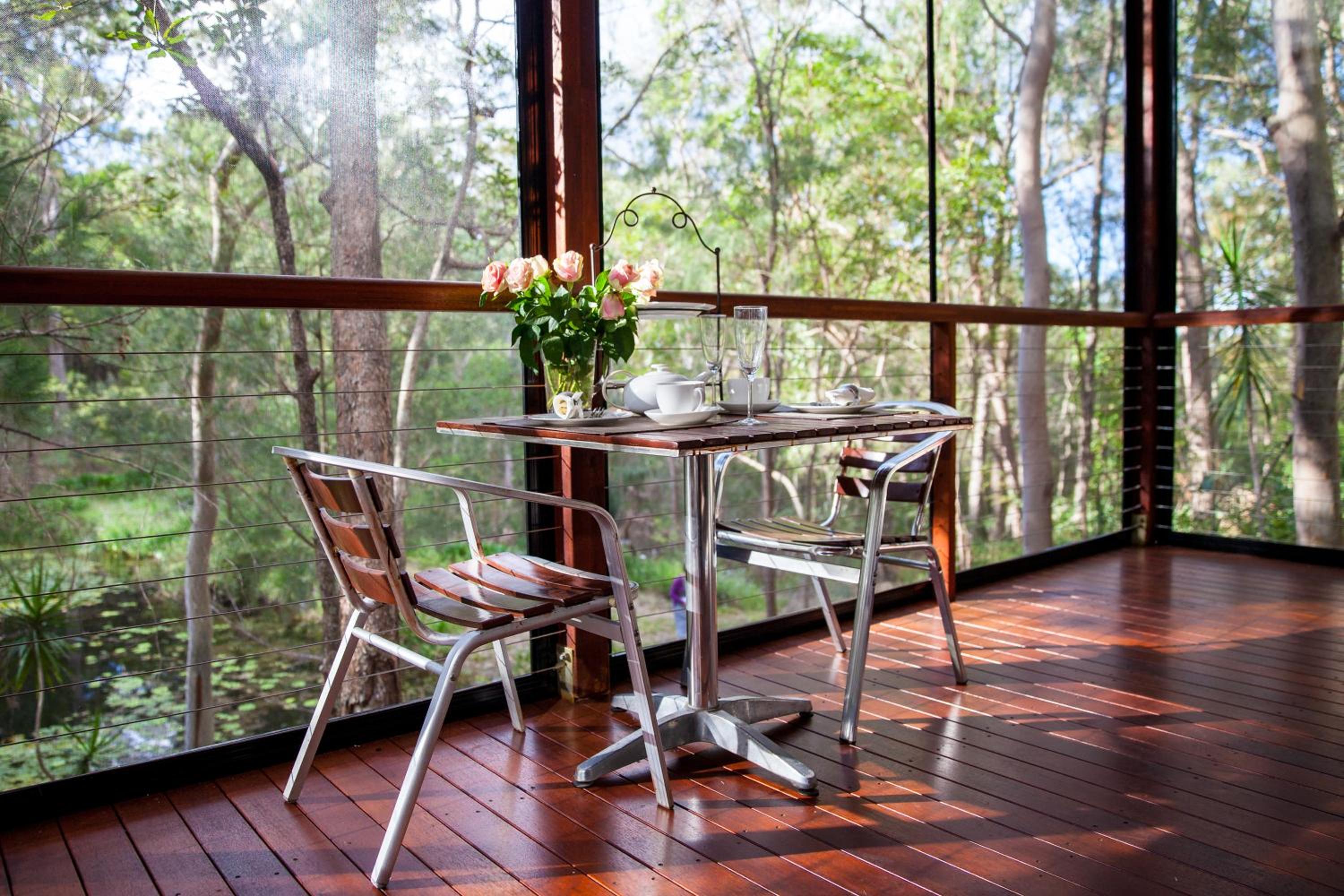 Lakeside Self-Contained Cabin - Pet Friendly photo 2