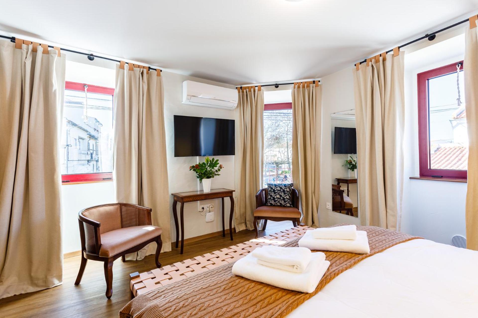 Double or Twin Room with Private Bathroom photo 2