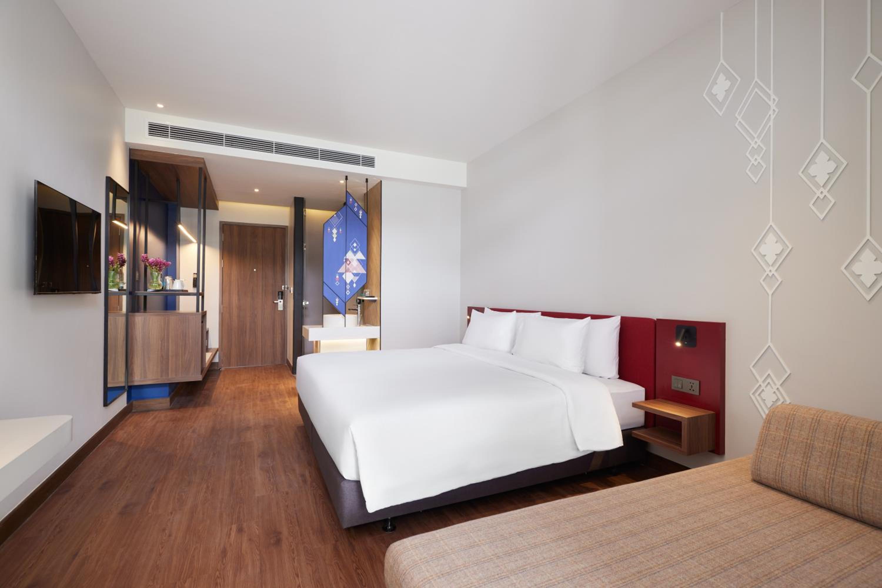 Deluxe King Room photo 2
