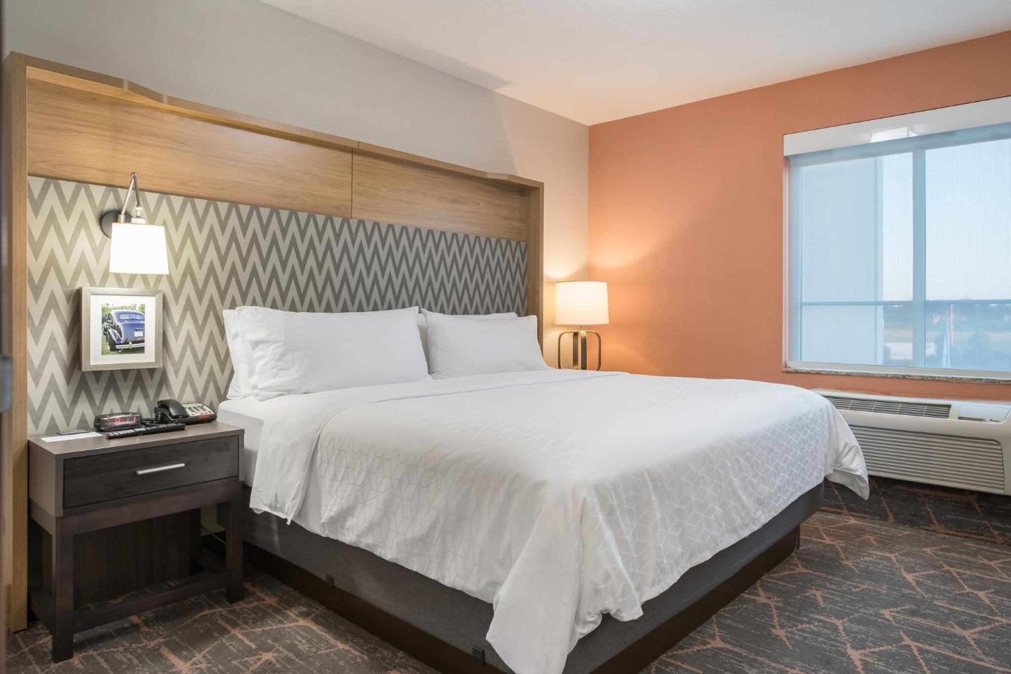 King Room - Hearing Accessible - Photo 4