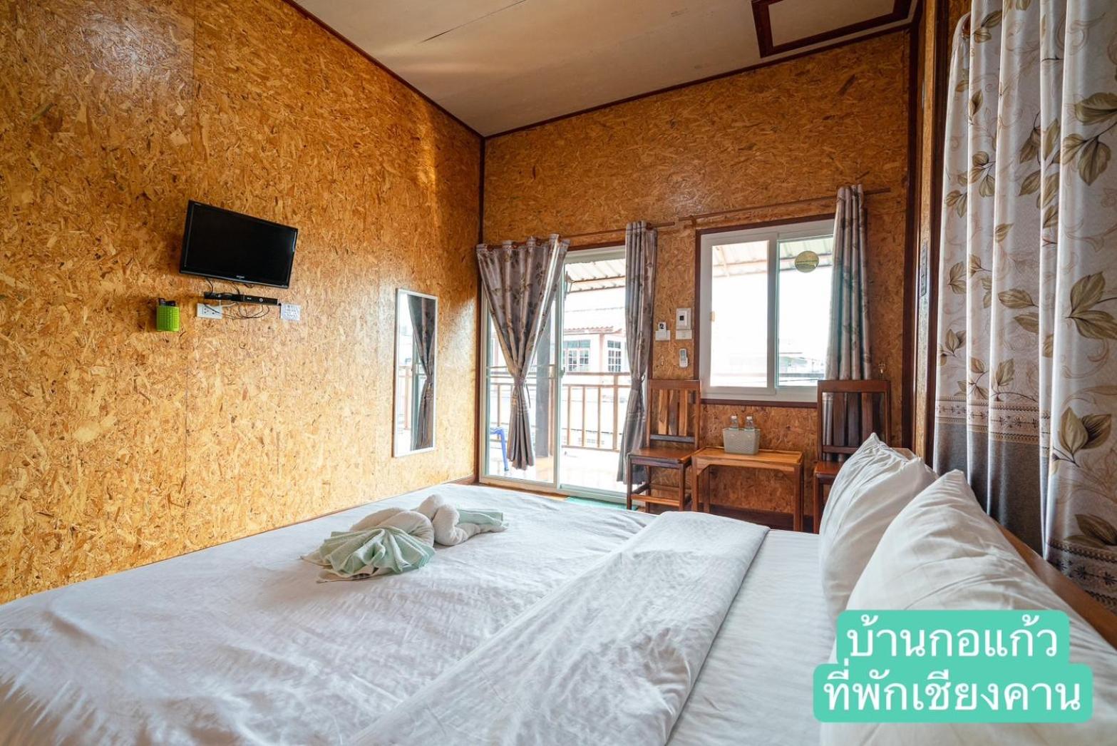 Deluxe King Room - Photo 6