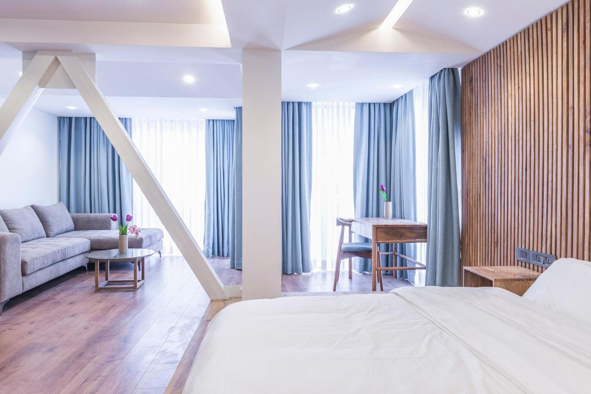 Suite with City View photo 2
