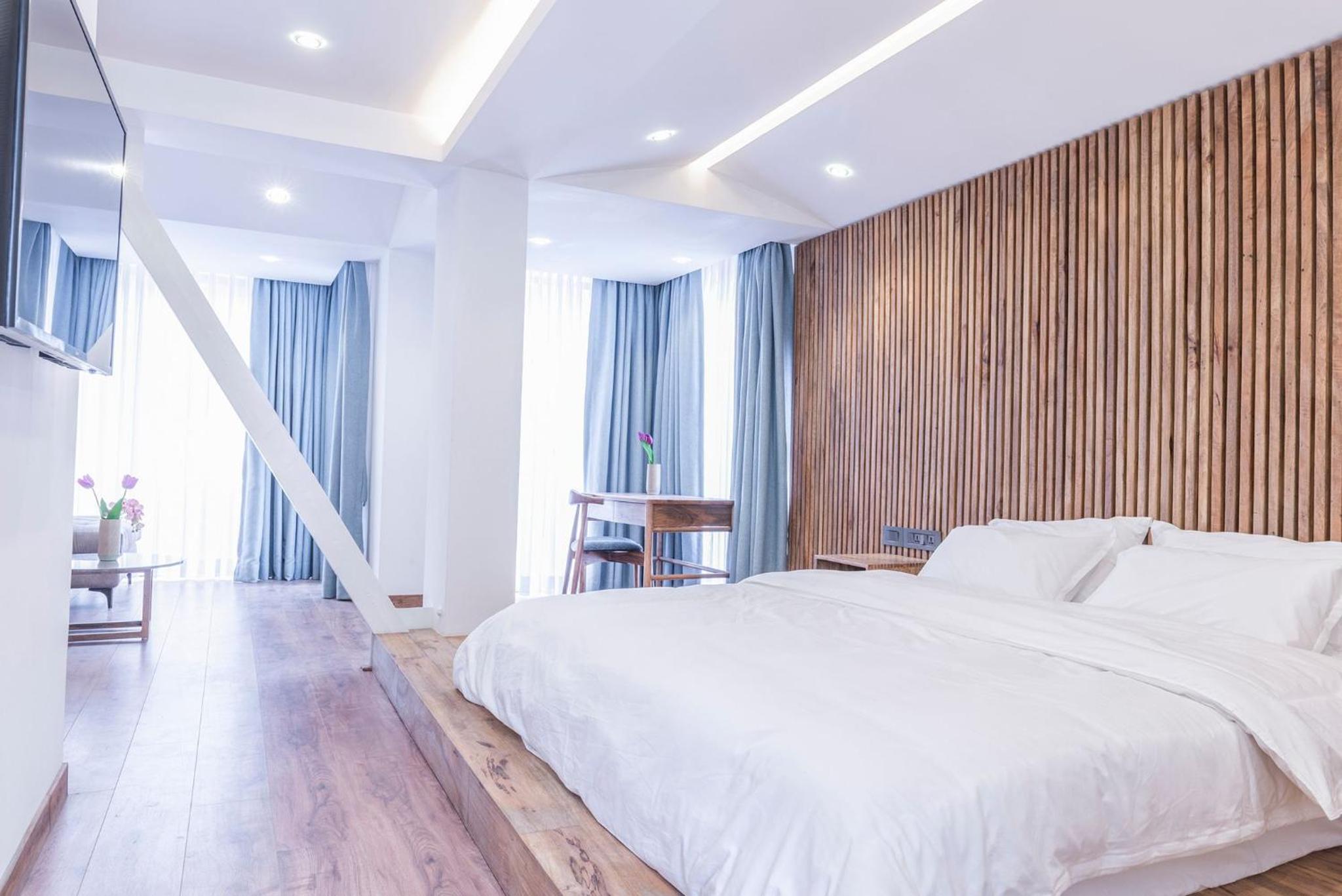Suite with City View
