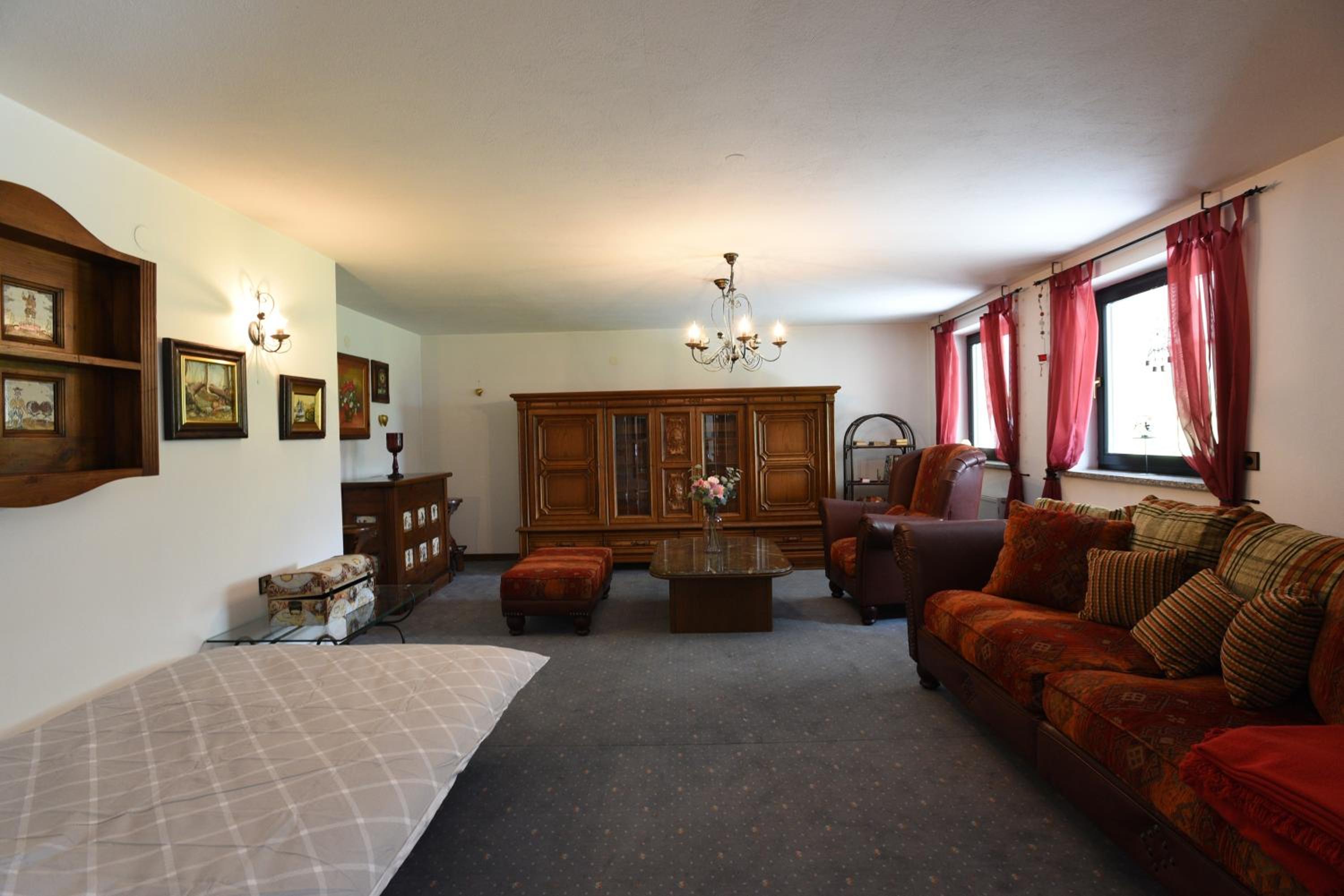 One Bedroom Apartment