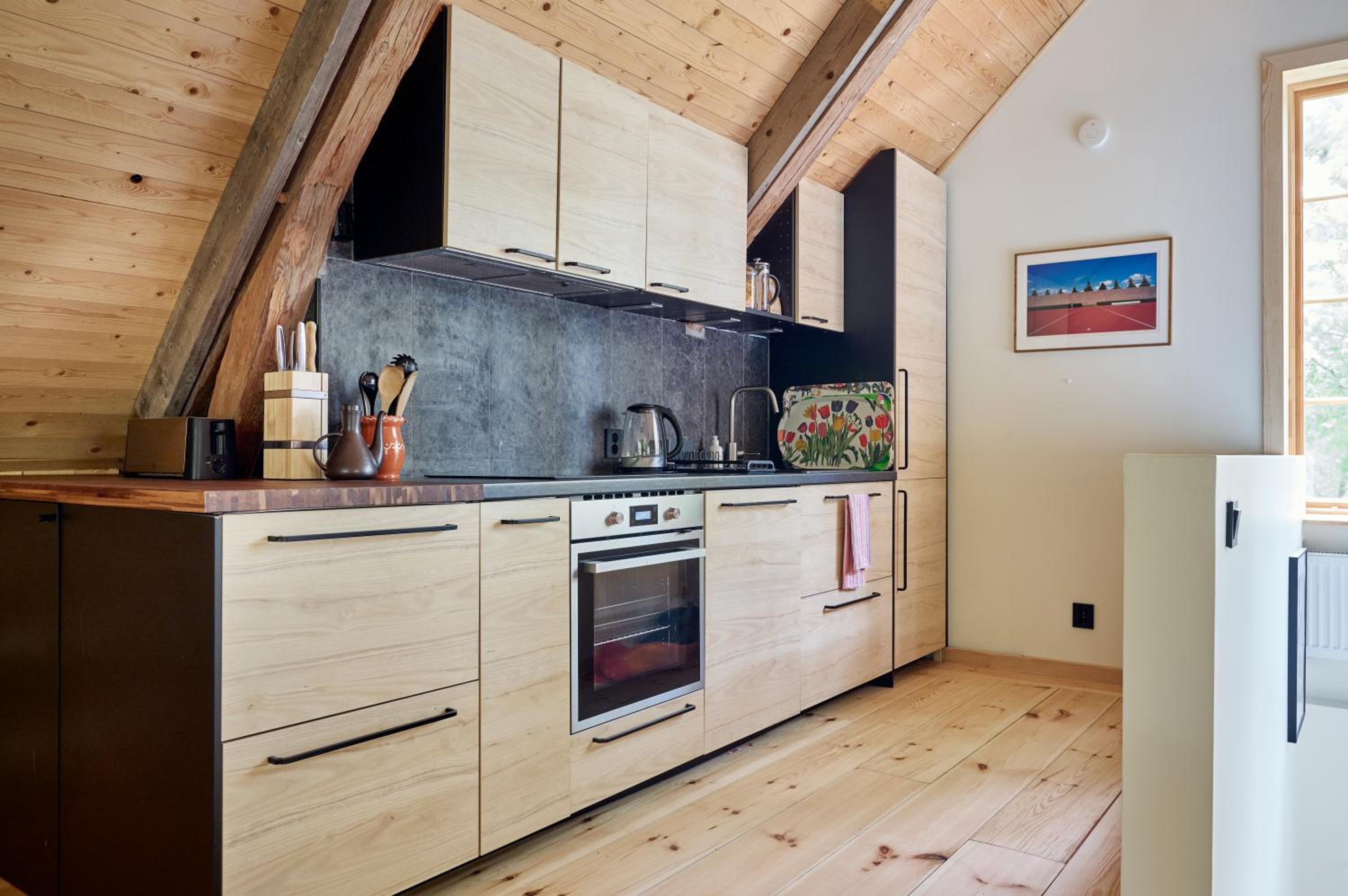 Three-Bedroom House photo 2
