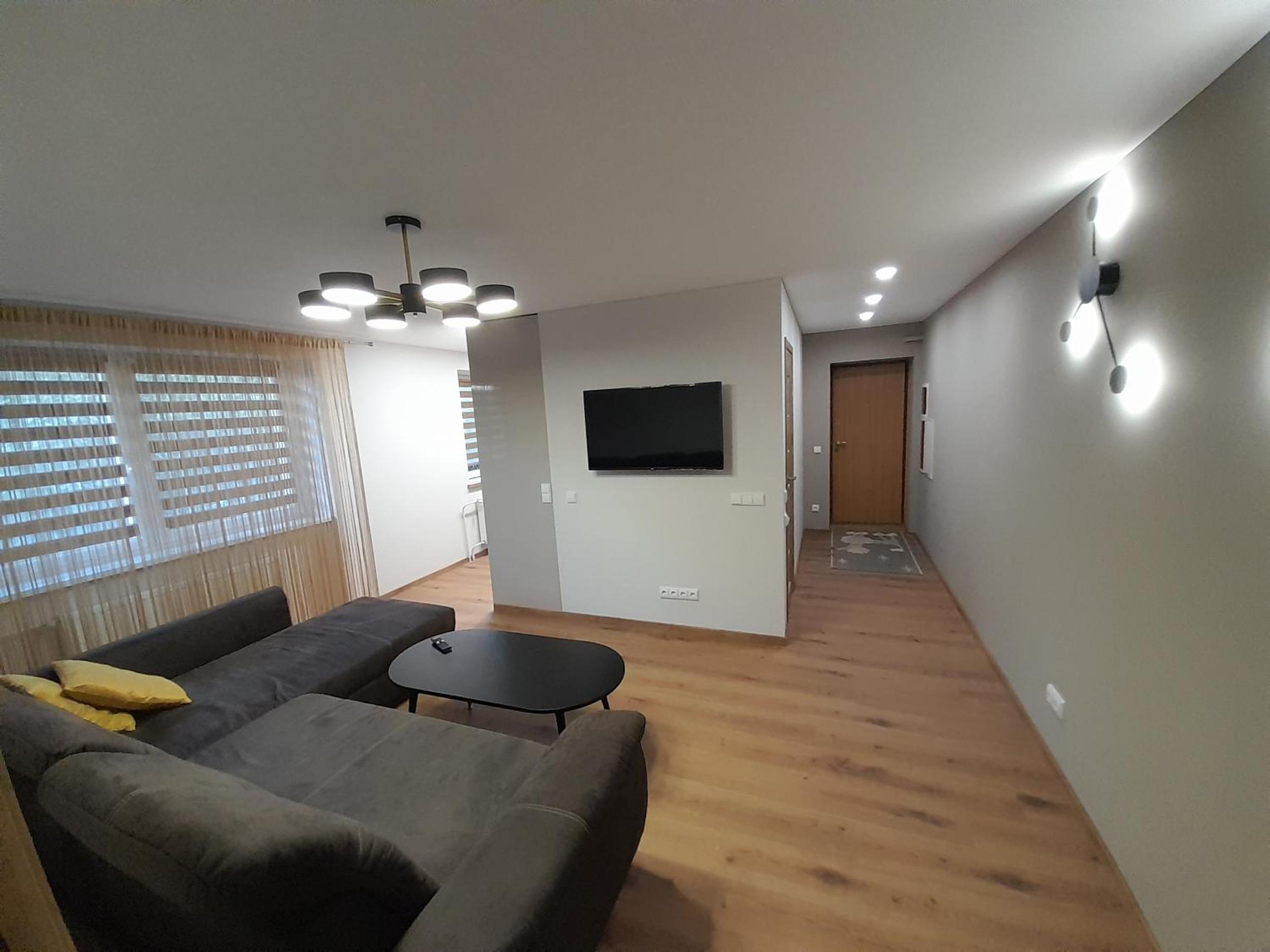 One-Bedroom Apartment - Photo 3
