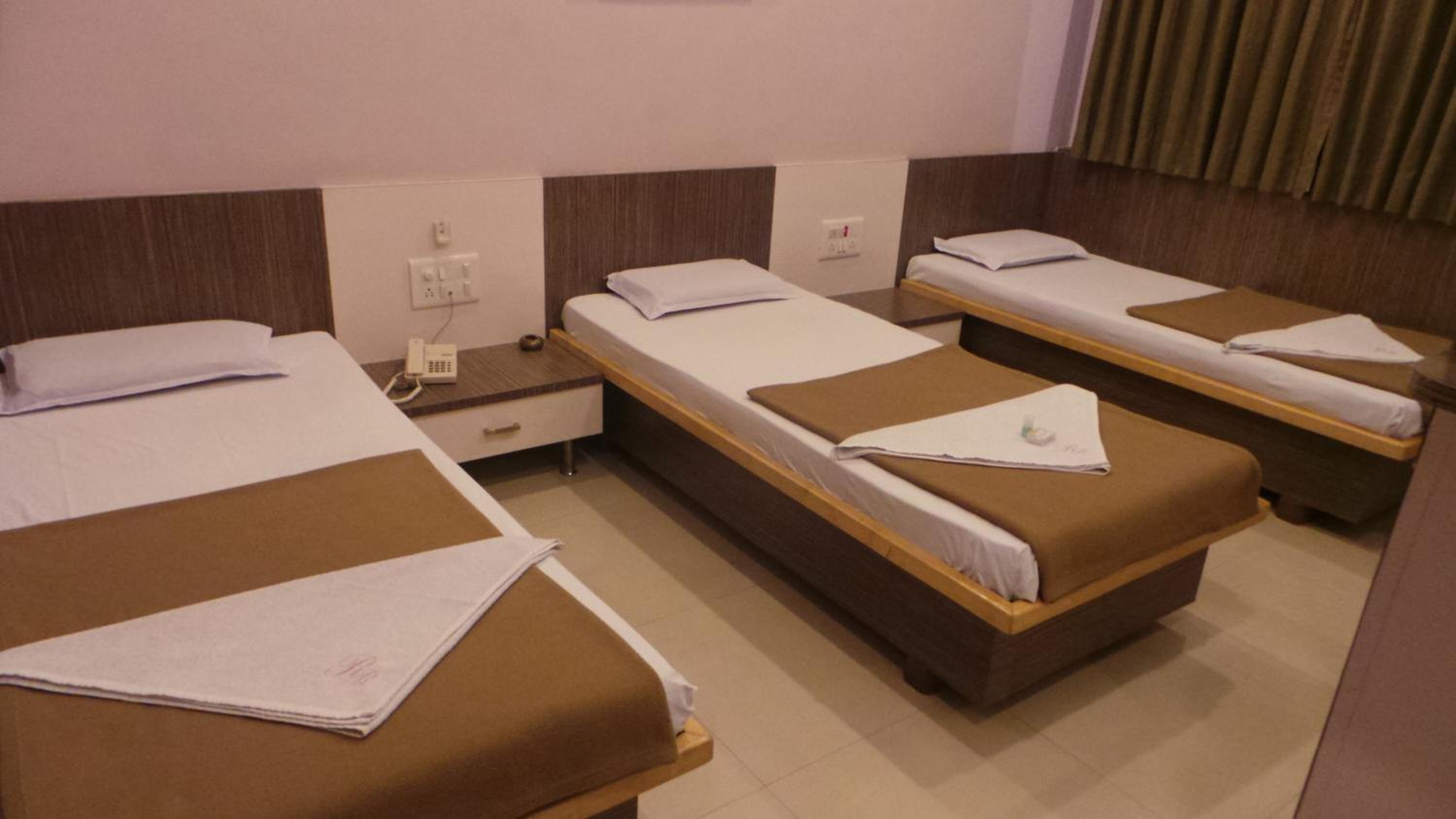 Deluxe Triple Room photo 2