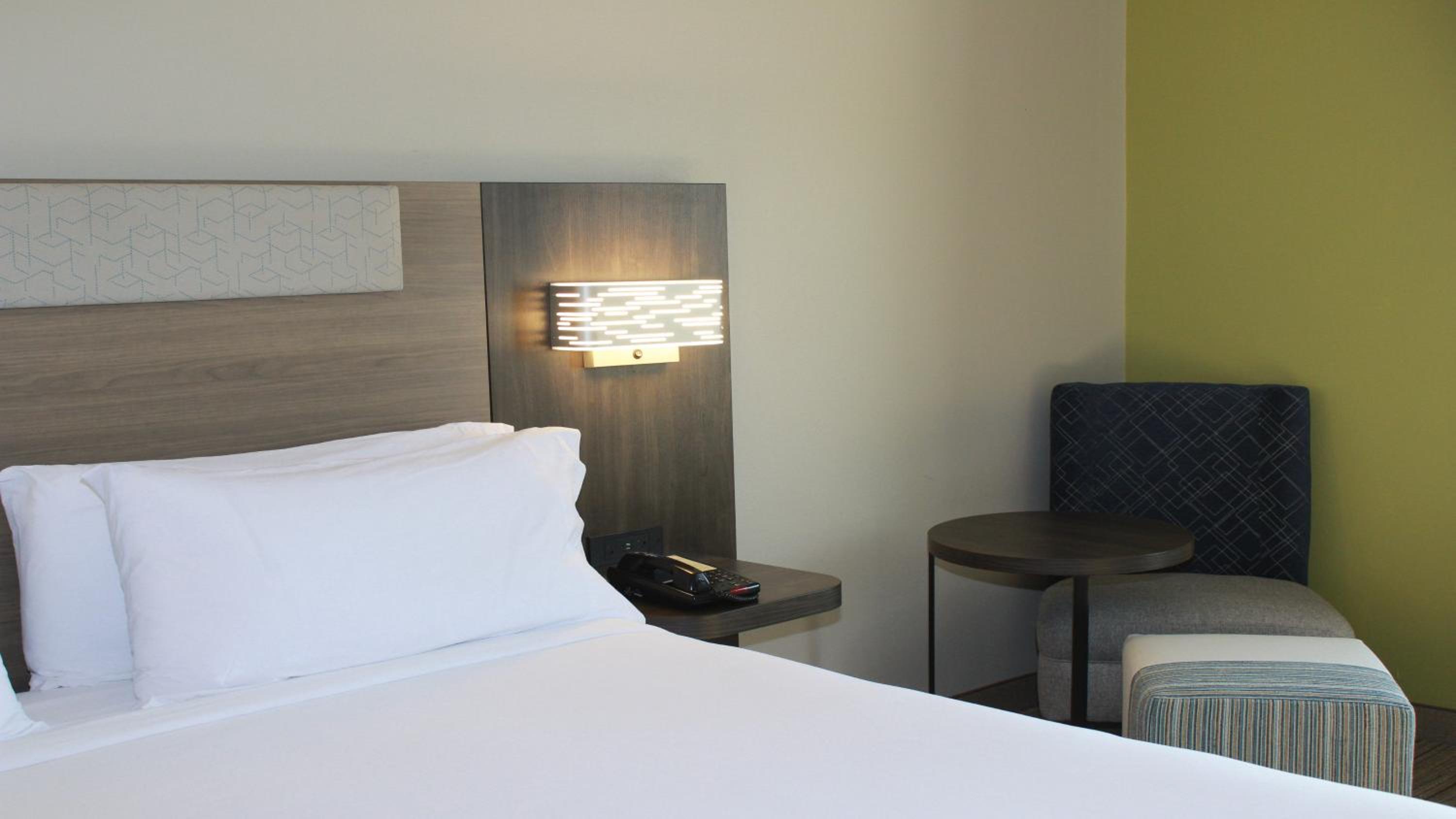 Standard King Room - Photo 1