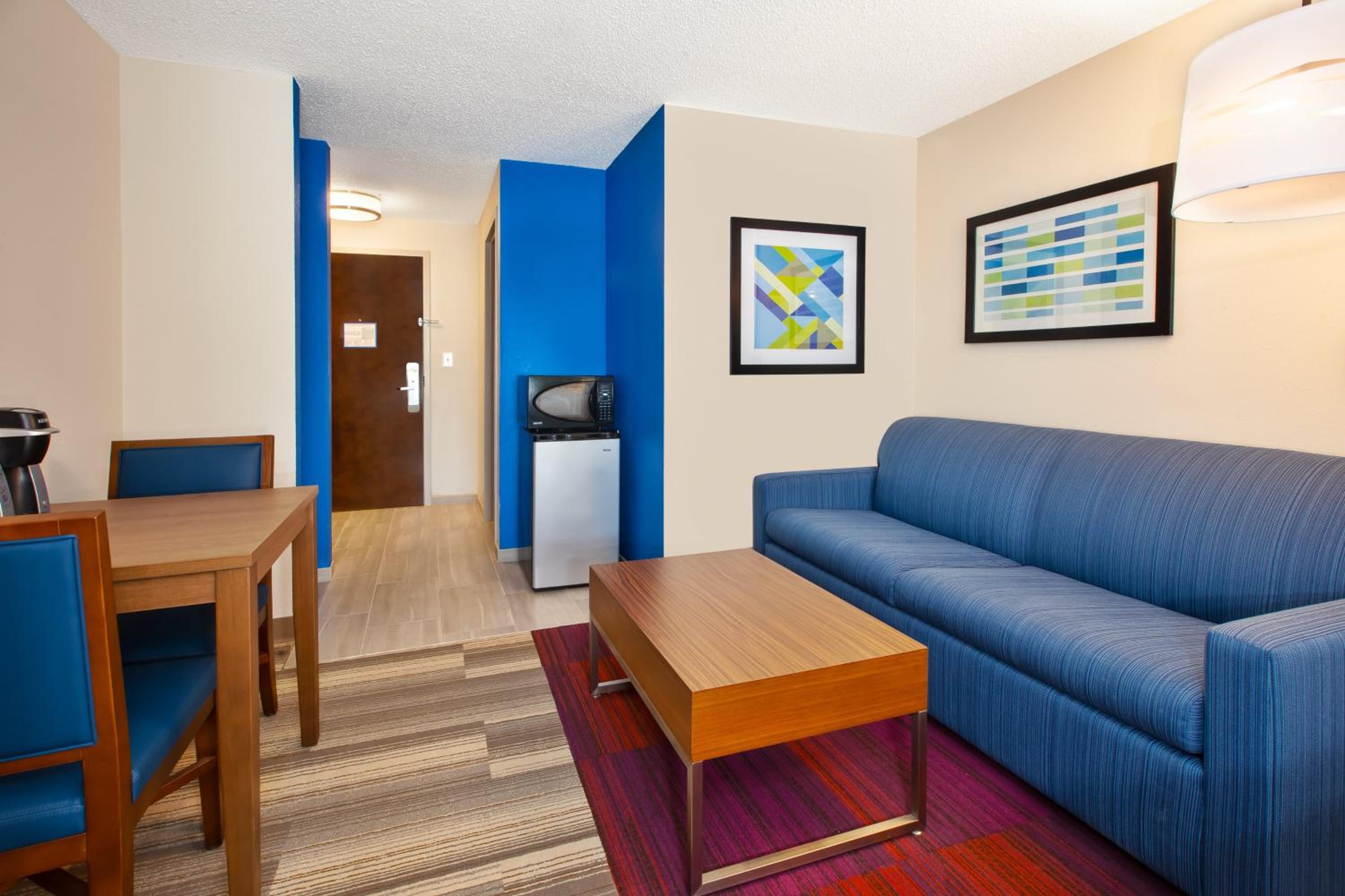 King Suite with Sofa Bed - Photo 3