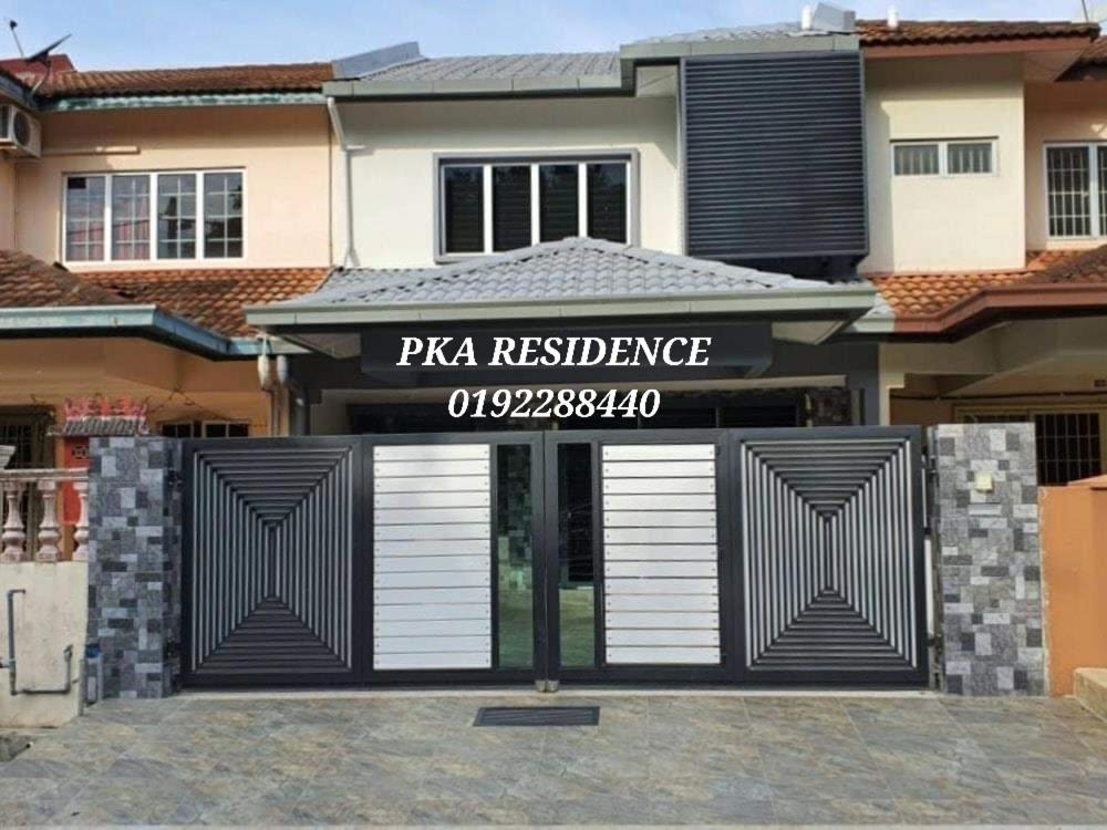 Four-Bedroom House photo 1