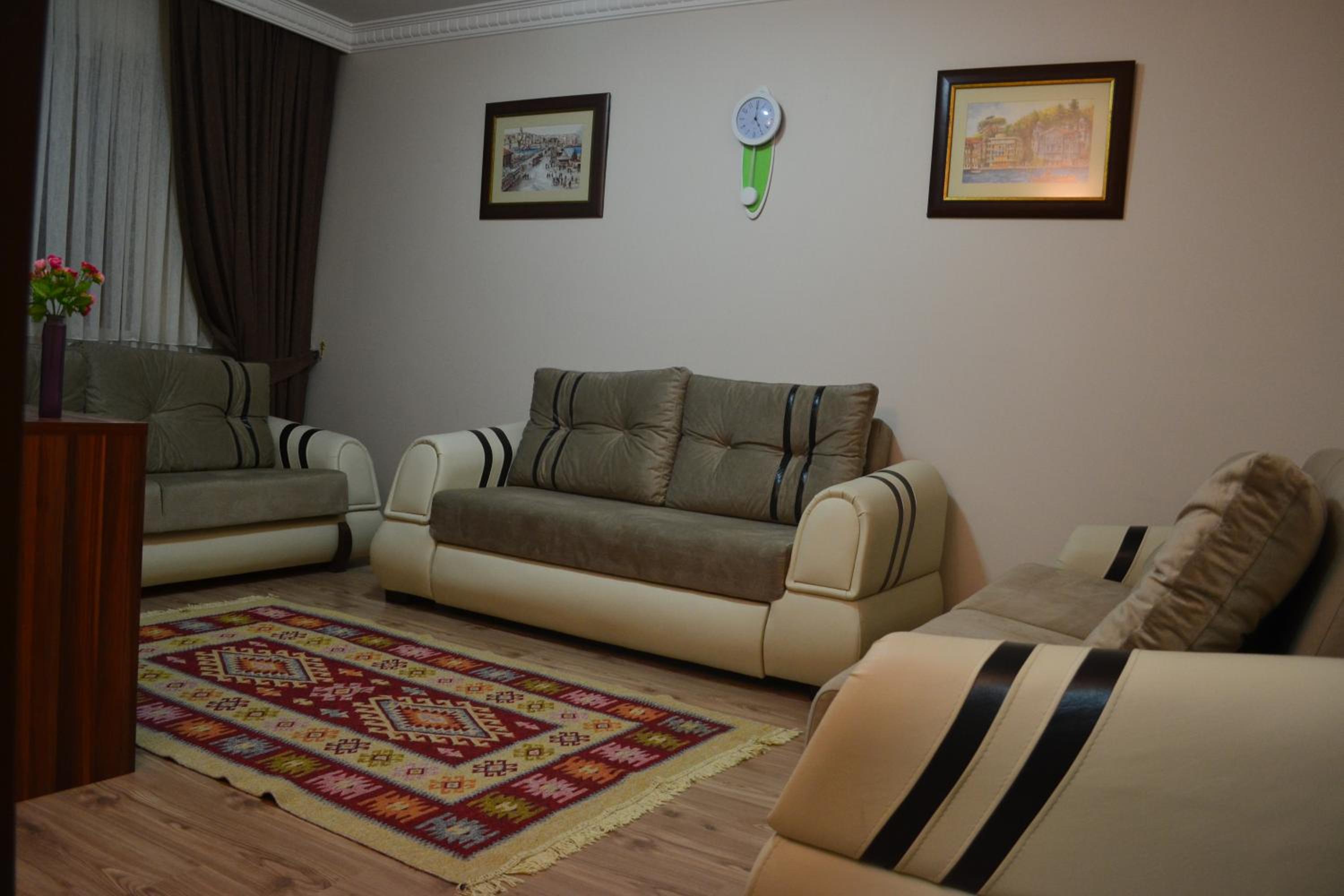 Deluxe Suite photo 2