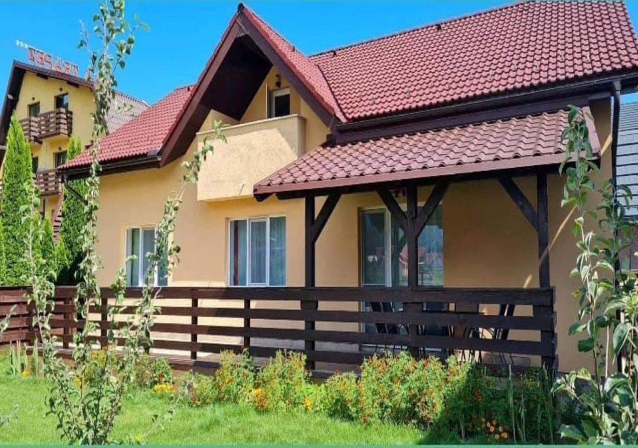 Three-Bedroom House - Photo 4