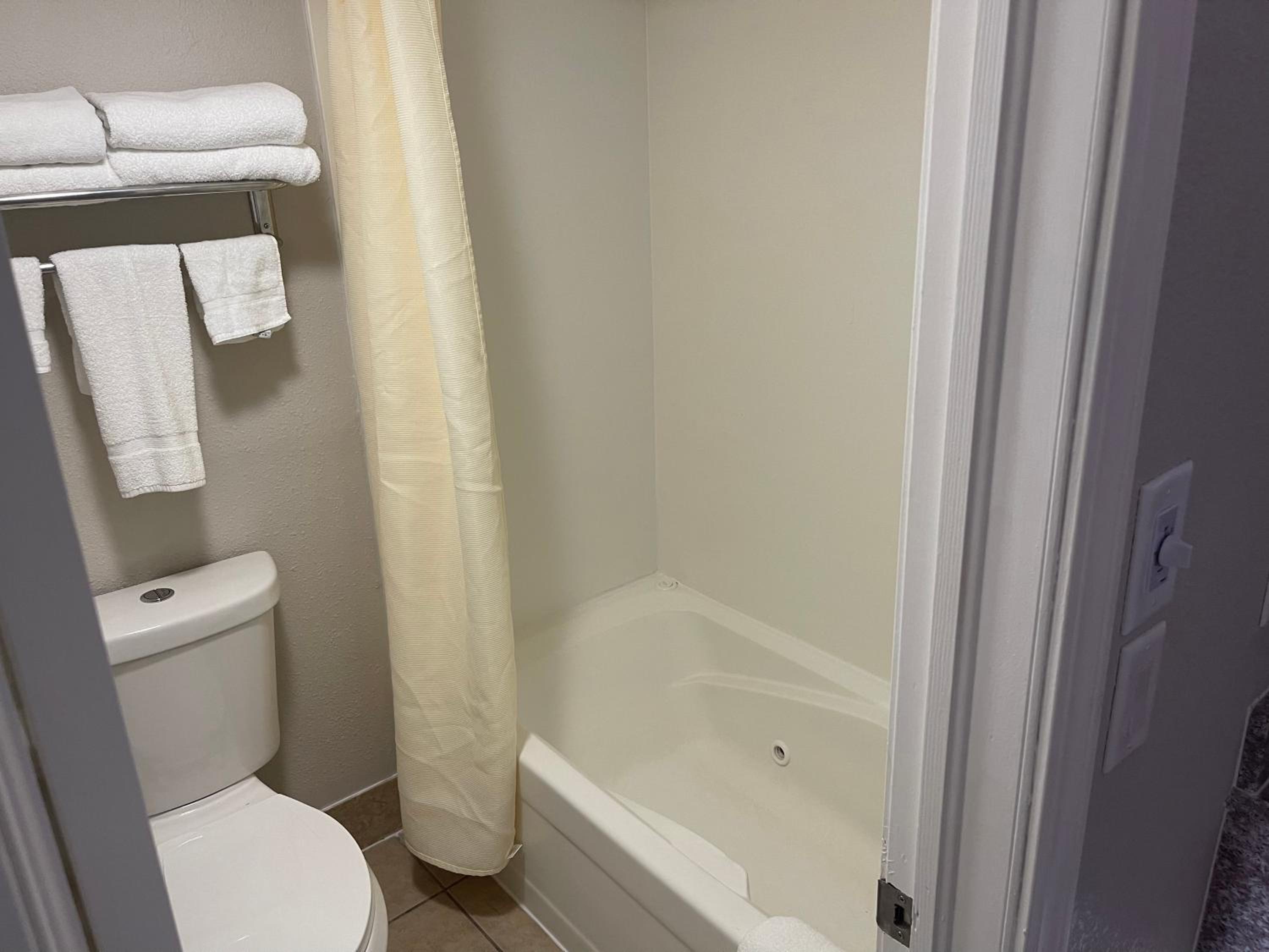 Budget Double Room - Photo 1