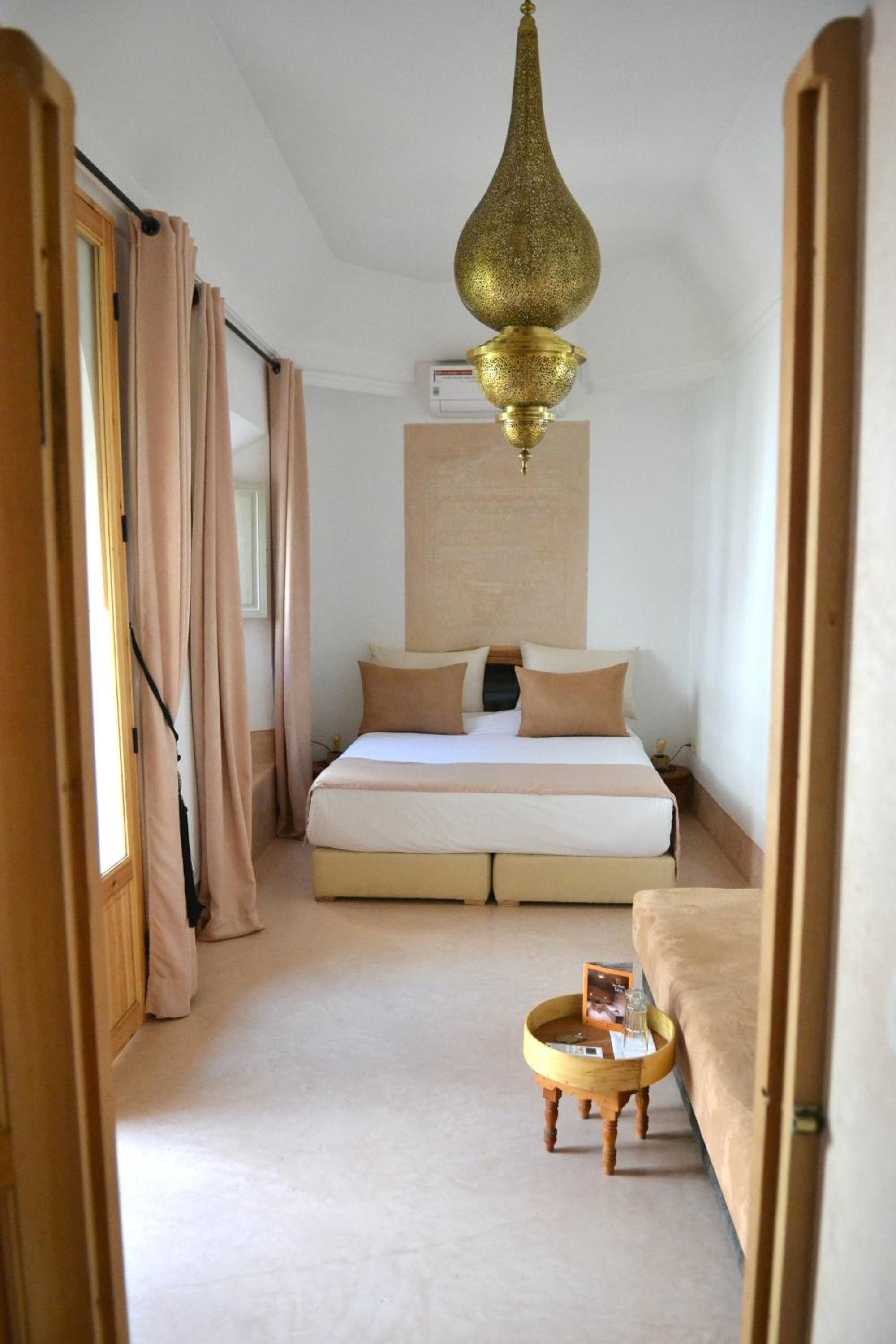 Triple Room with Private Bathroom - Photo 2