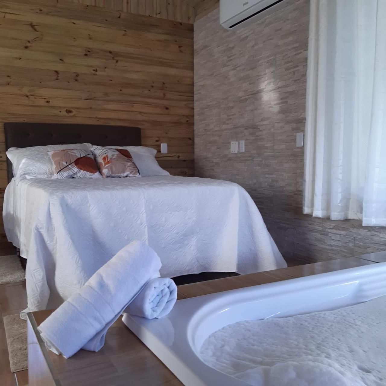 Double Room with Spa Bath - Photo 23