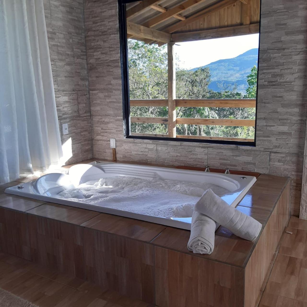 Double Room with Spa Bath - Photo 2