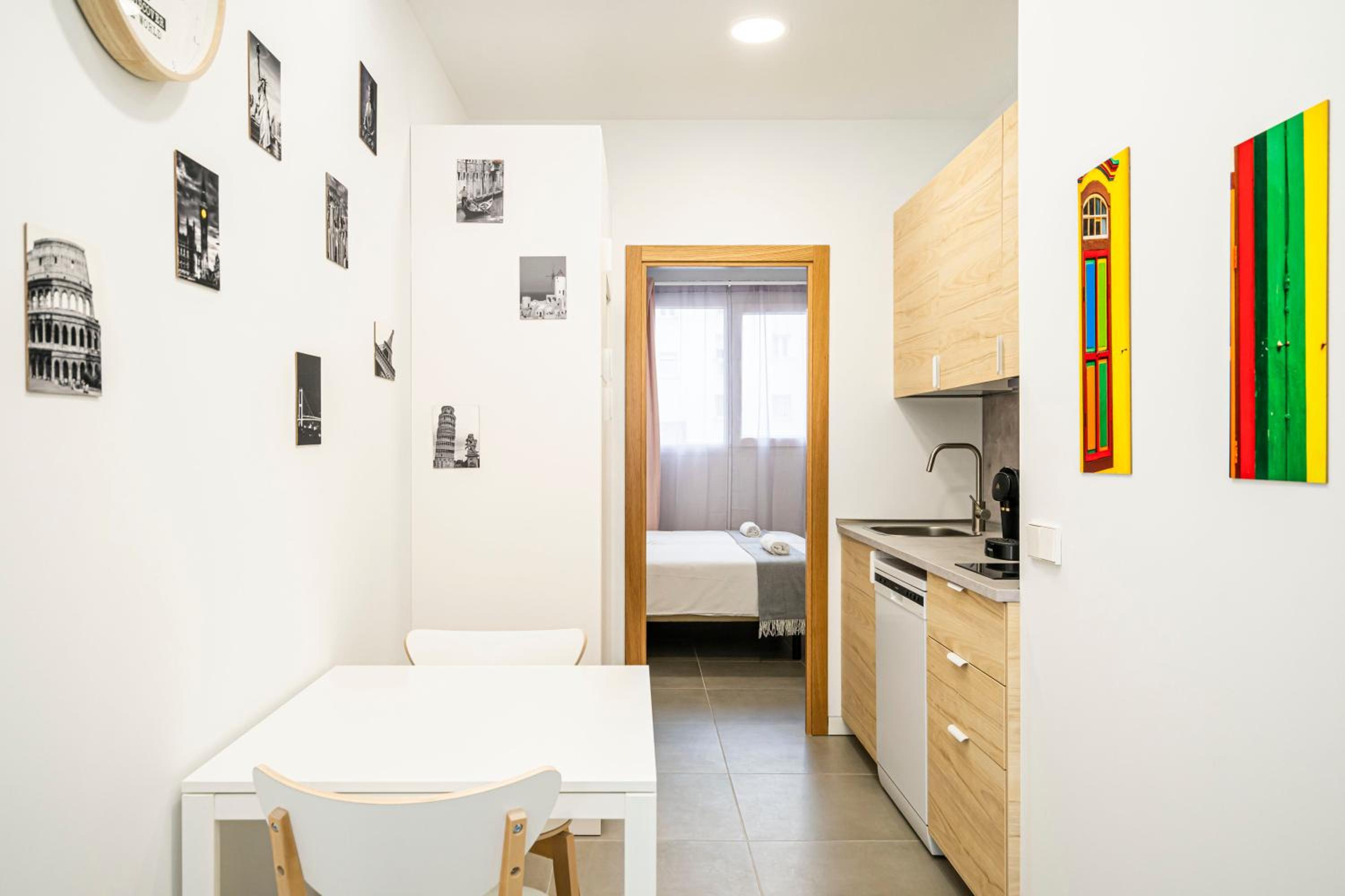 One-Bedroom Apartment photo 2