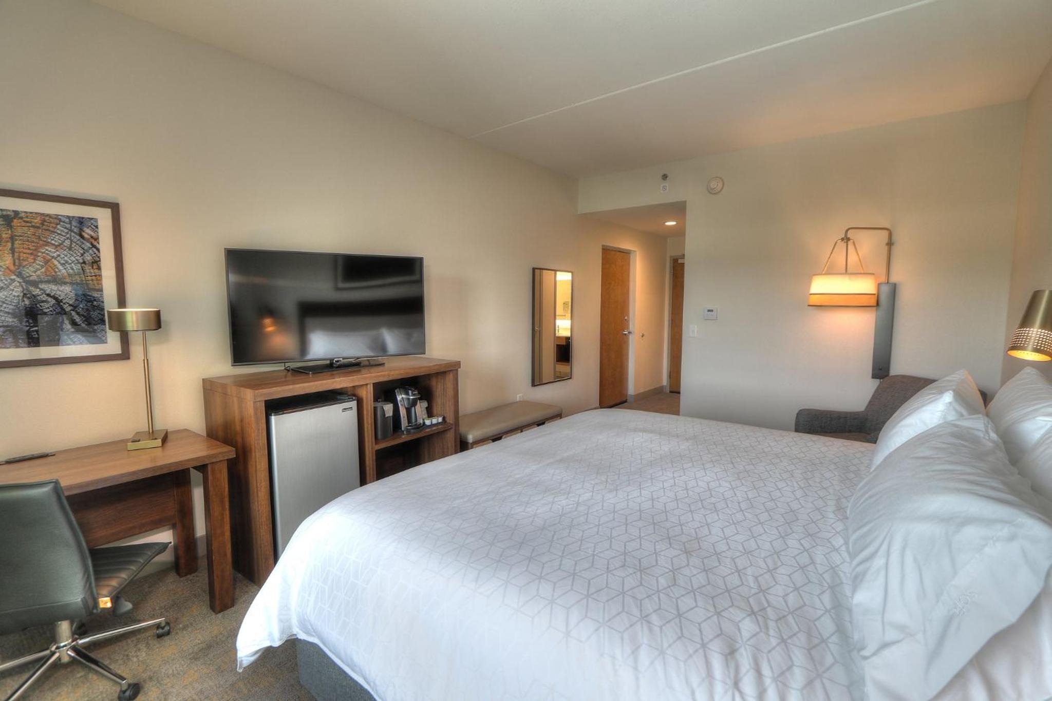 King Room with River Balcony and High Floor - Non-Smoking - Photo 5