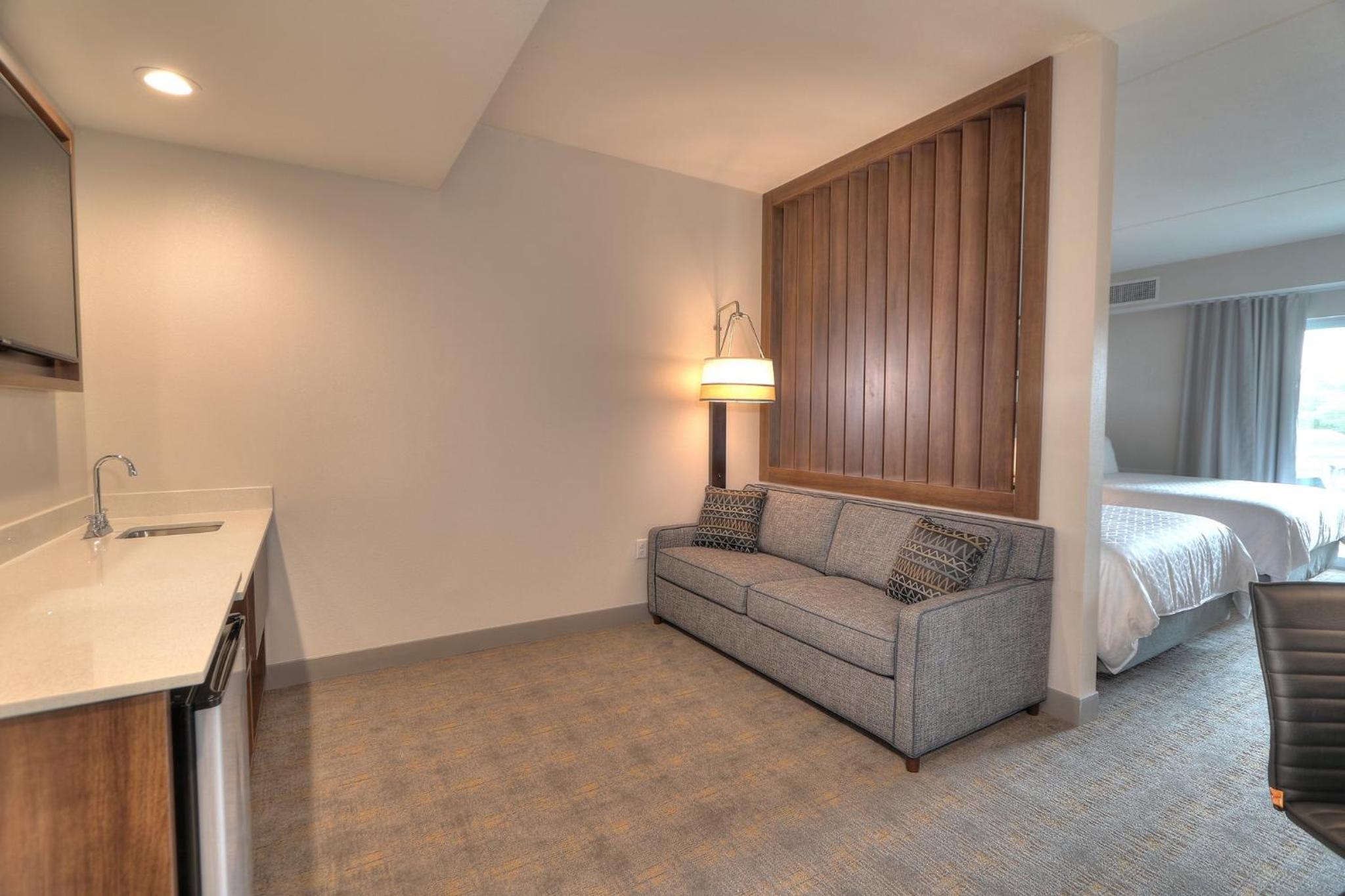 Queen Suite with Two Queen Beds Fireplace and Parkway Balcony - Photo 5