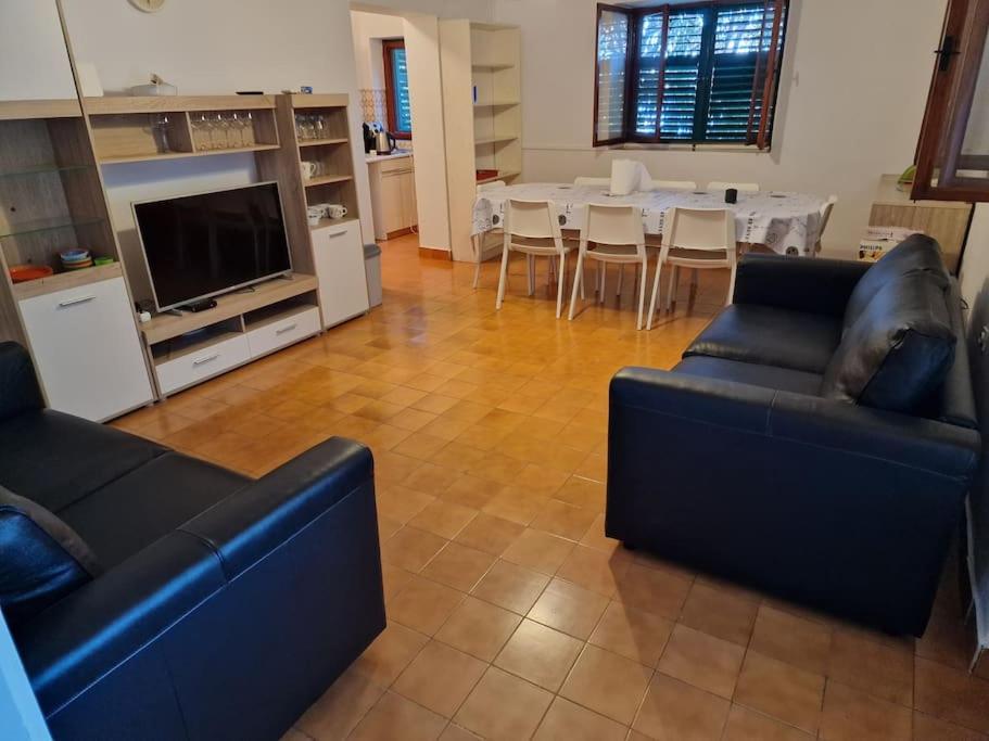 Four-Bedroom House photo 1