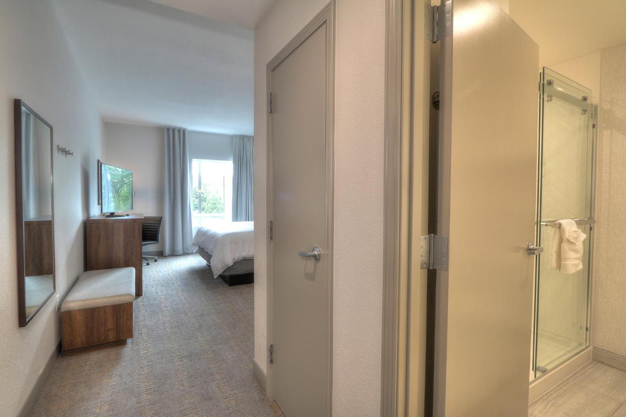 Standard King Room - Photo 2