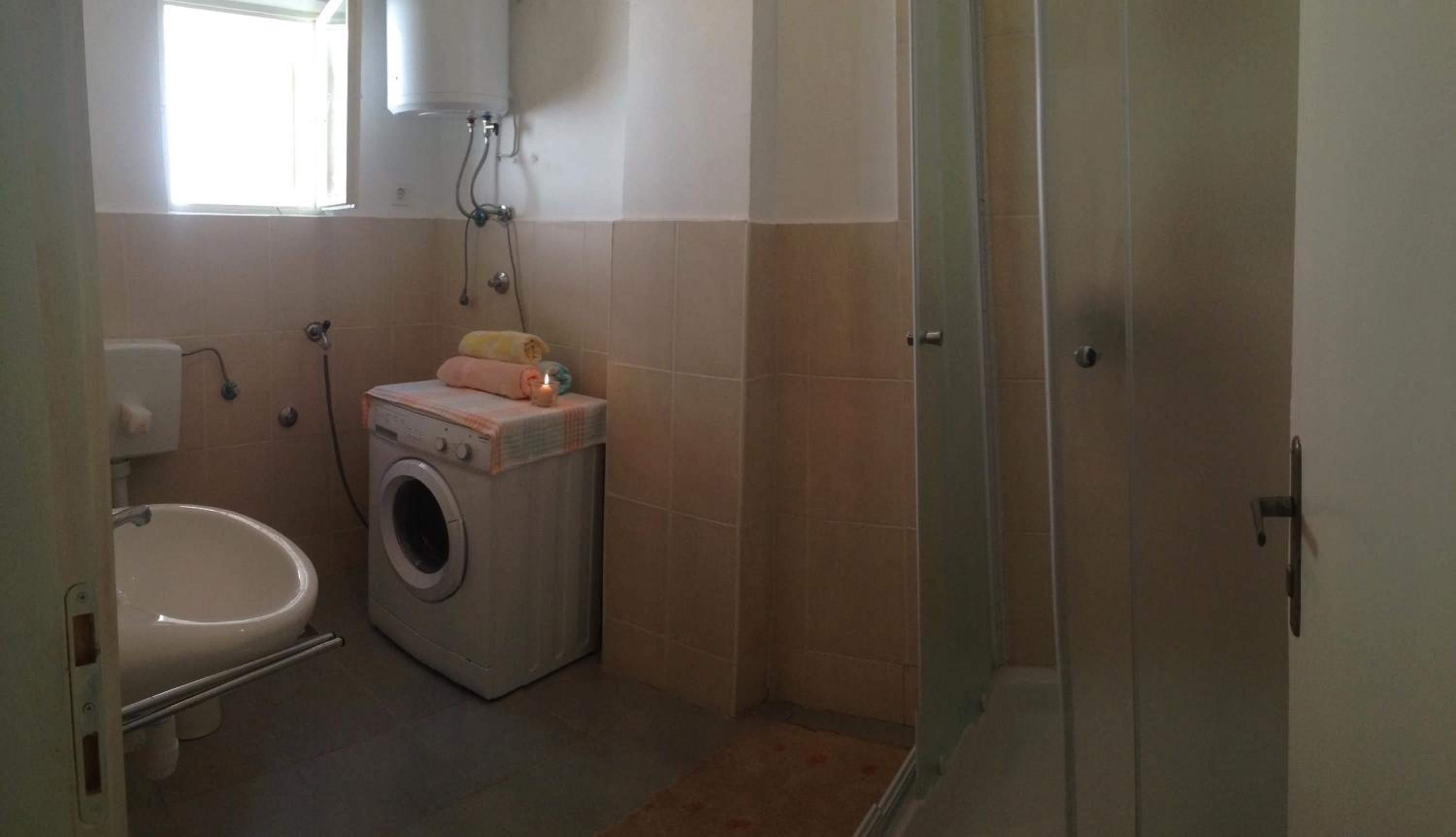One-Bedroom Apartment - Photo 20