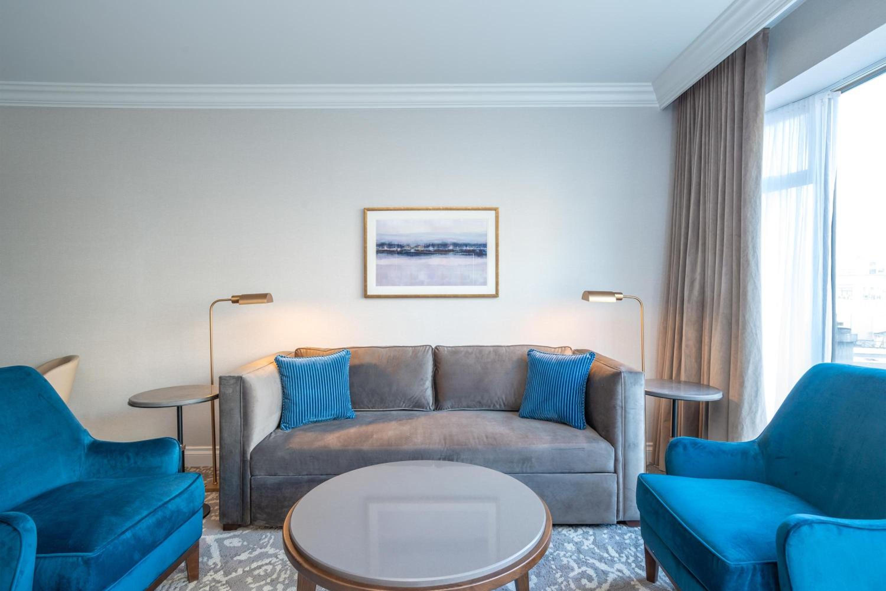 Grand Suite, 1 King Bed, Sofa Bed, Wet Bar - Photo 5