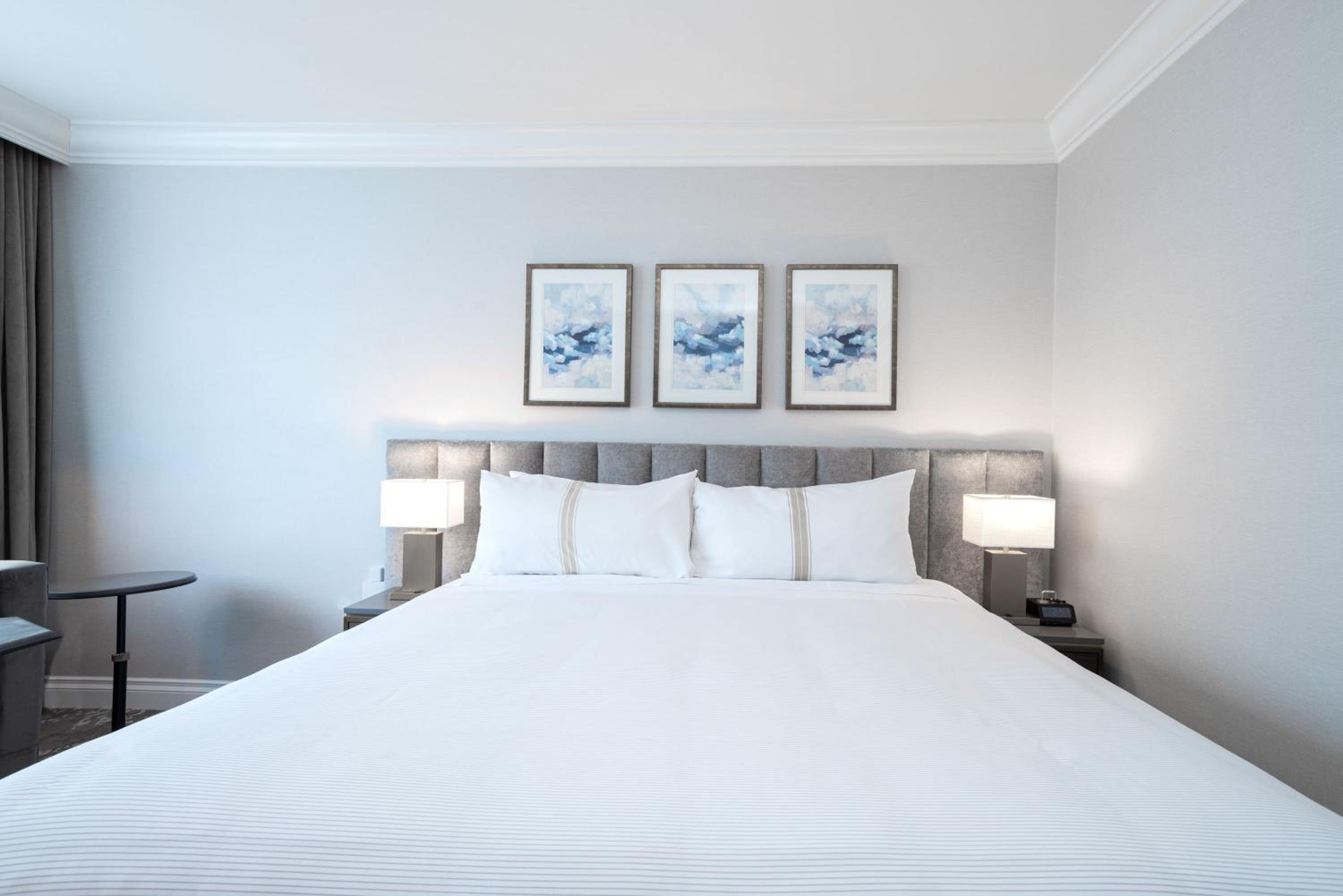Deluxe Room, 1 King Bed - Photo 2