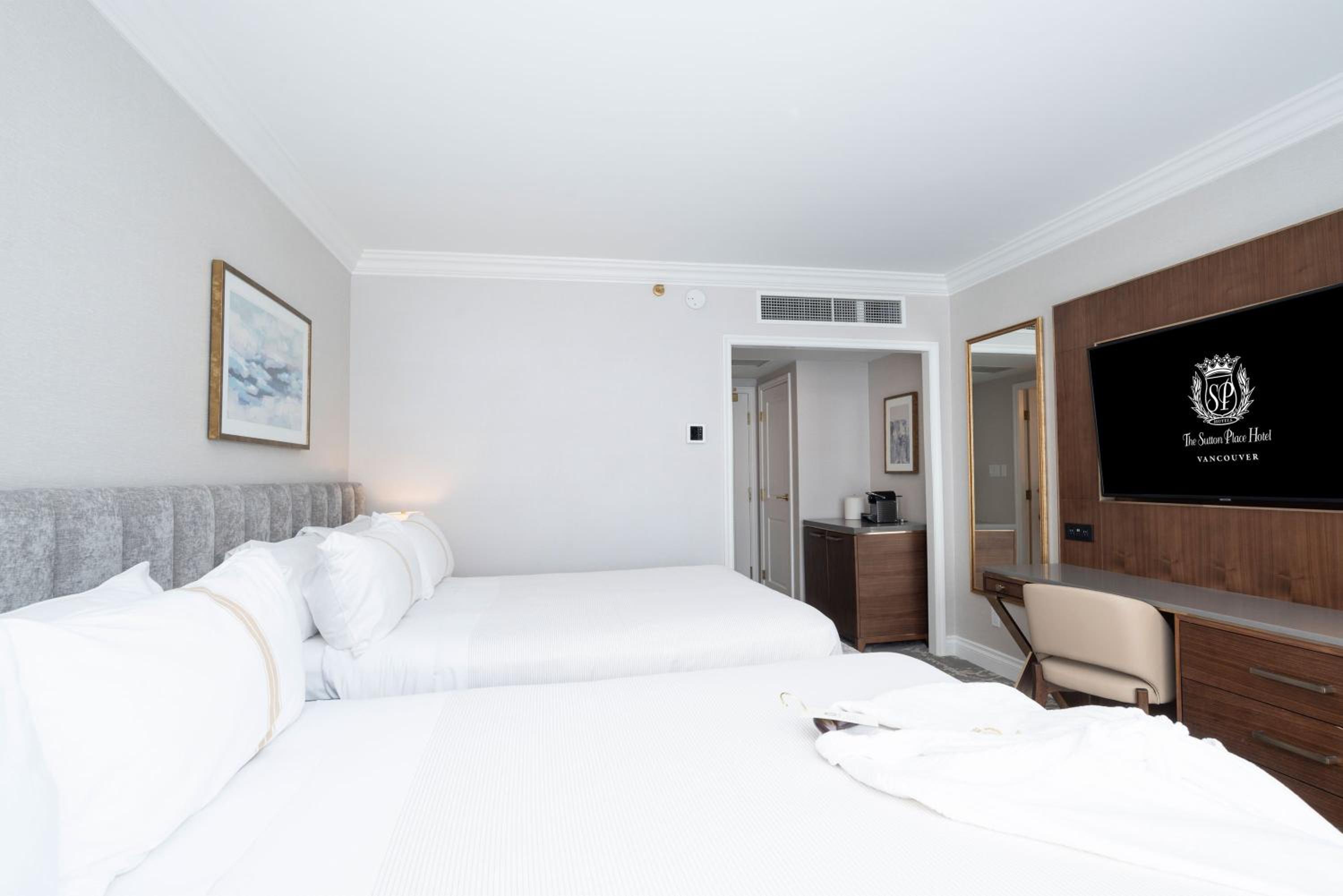 Deluxe Room, 2 Queen Beds - Photo 2