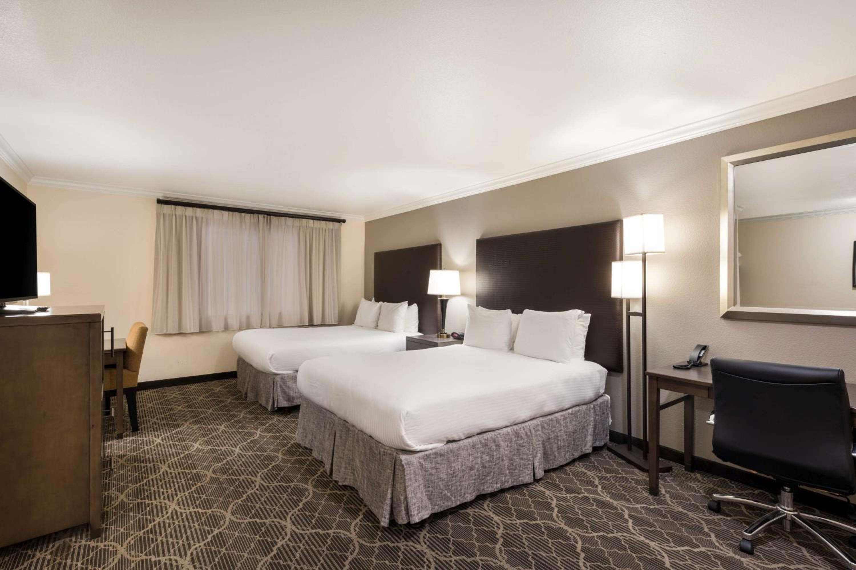 Family Suite with Two Queen Beds and Sofa Bed - Photo 1